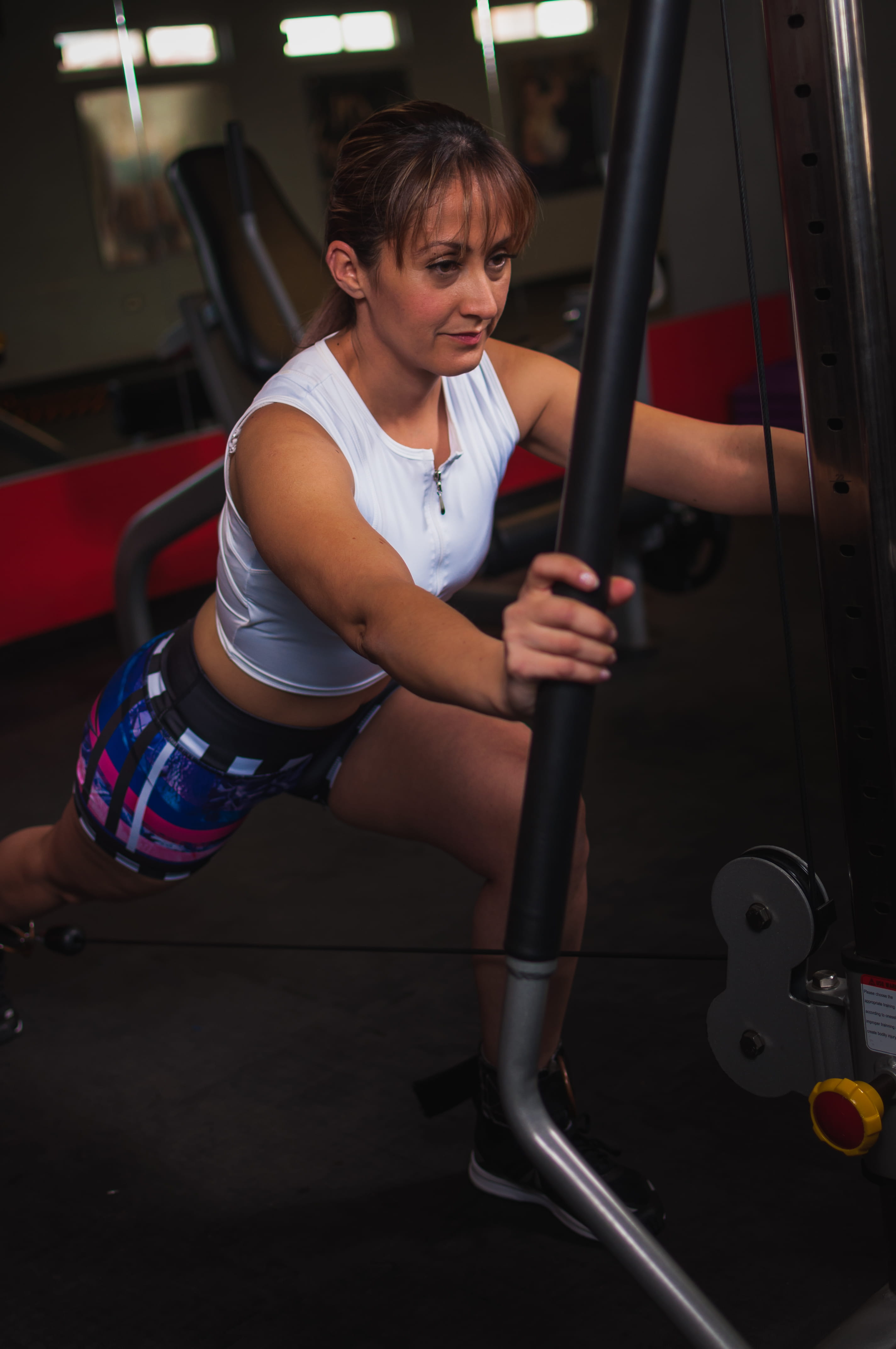 front view, healthy, brunette, legs, leisure activity, working, photo, inside, playing, workout gear, healthy lifestyle, strength, full length, hairstyle, Phone HD Wallpaper