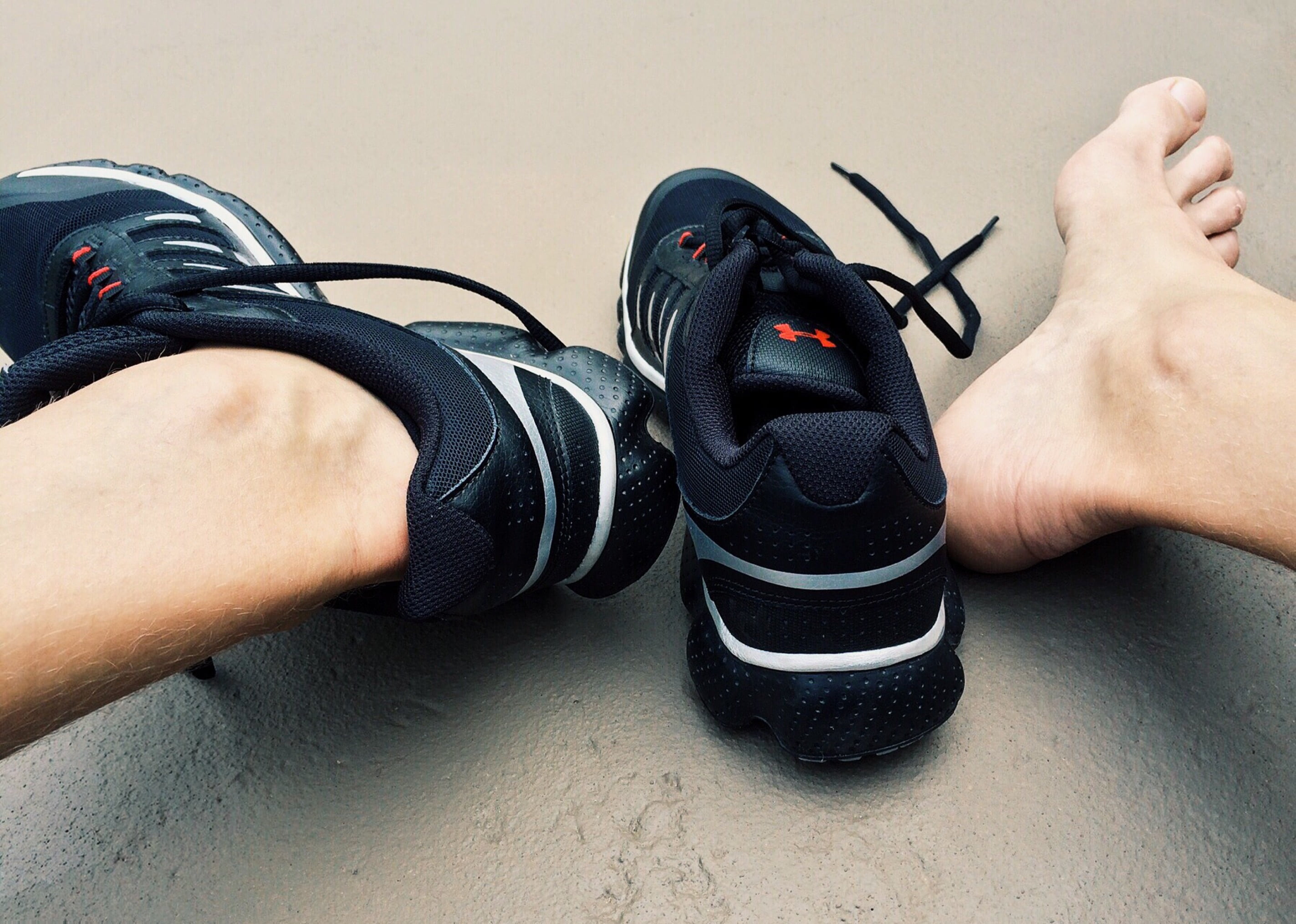feet, exercise, armour, human Leg, lifestyles, train, athlete, holding, training, people, run, person, runner, gear, hand, pets, women, technology, domestic animals, HD Wallpaper