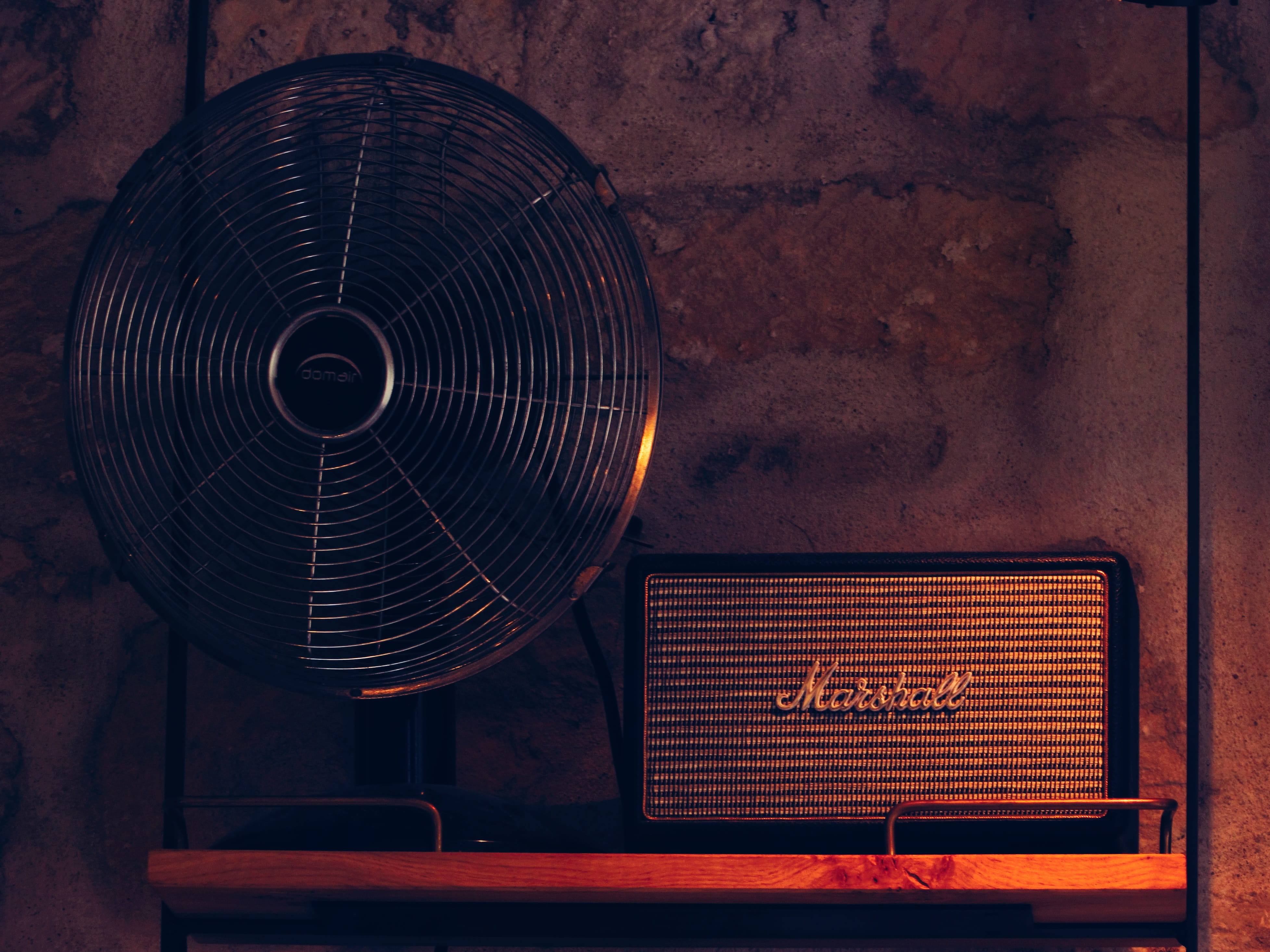 coffee, communication, cafe, speaker, no people, electricity, 4K, technology, ceiling, heat - temperature, marshall, lighting equipment, france, old, coffee shop, HD Wallpaper