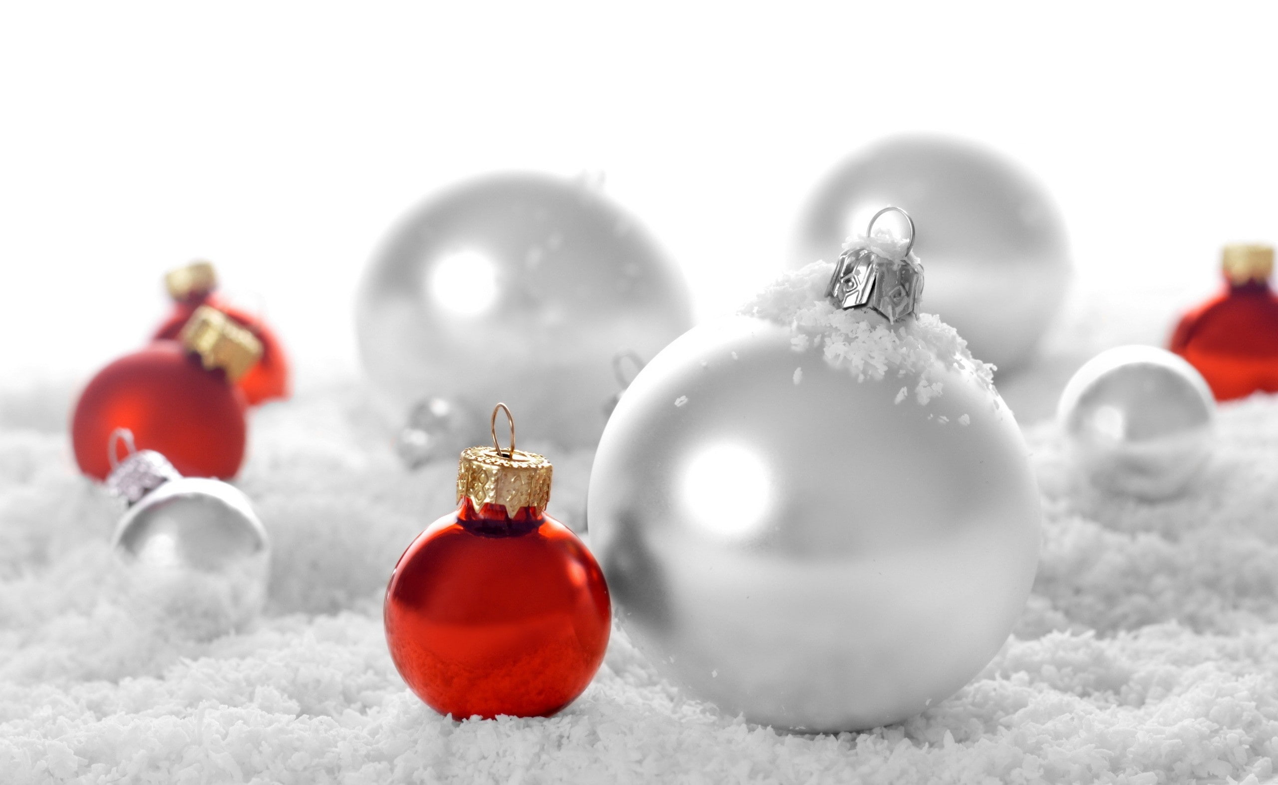 baubles, white color, new, new years eve, luxury, Year, ornate, holiday, sphere, christmas ornament, selective focus, bright, 2012, red, New Year, winter, HD Wallpaper