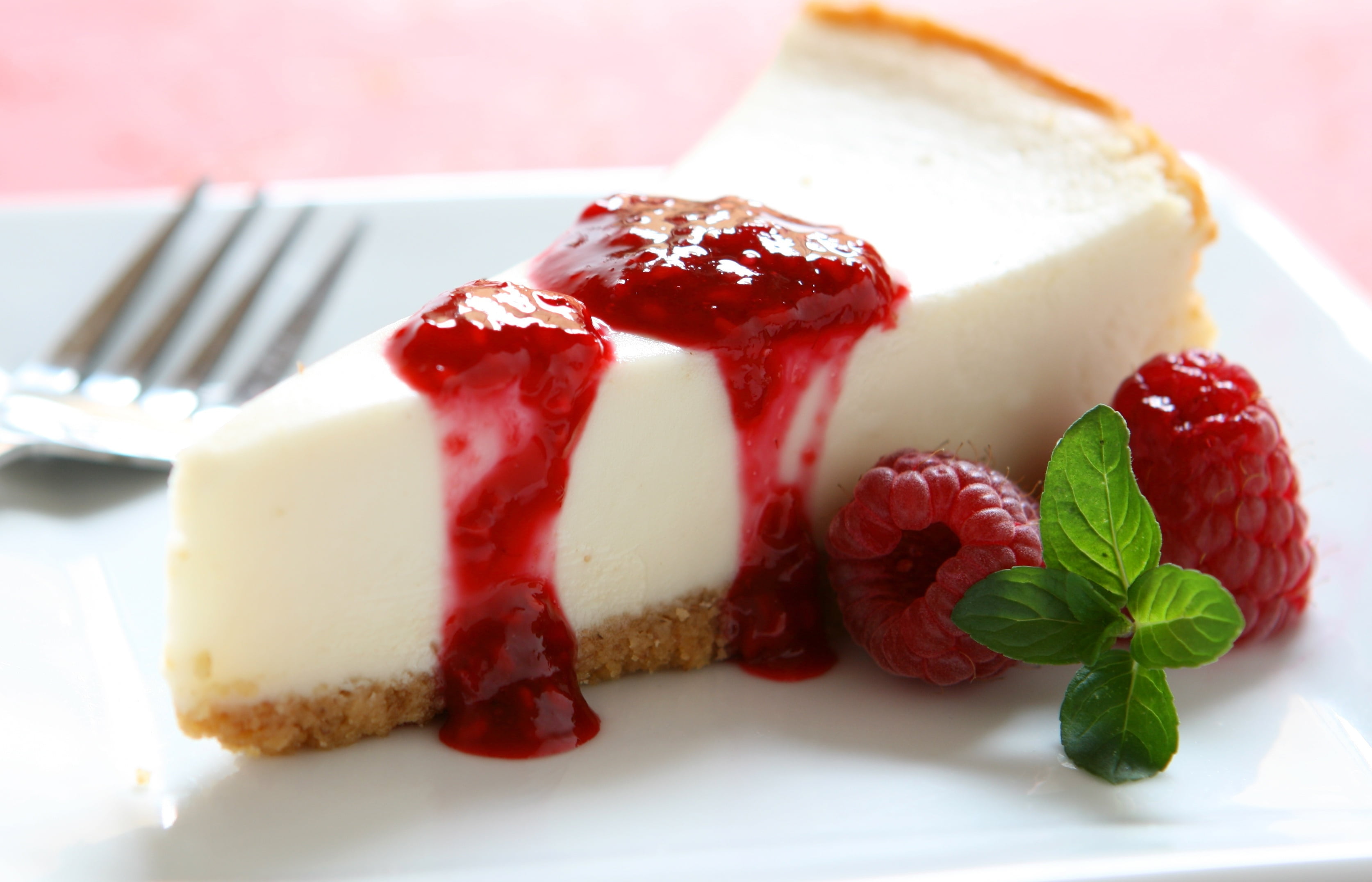 baked pastry item, red, food And Drink, cheesecake, white, no People, temptation, chocolate, berries, berry Fruit, bakery, cream, cheese, breakfast, sweet Pie, HD Wallpaper