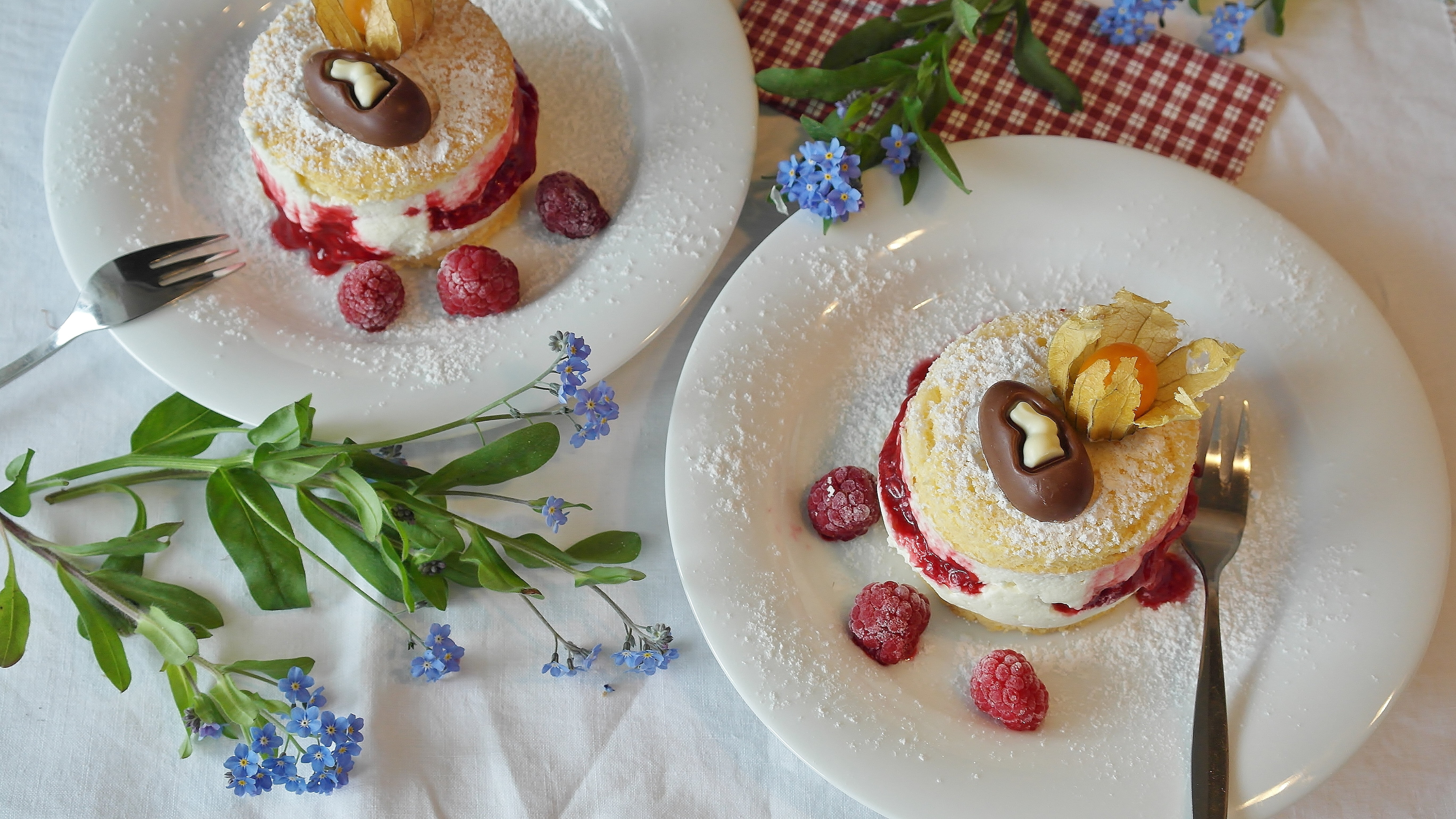 flowering plant, sugar, freshness, chocolate, egg, red, plate, flour, table, fruit, sweet, indoors, white, delicious, garnish, day, flower, indulgence, HD Wallpaper