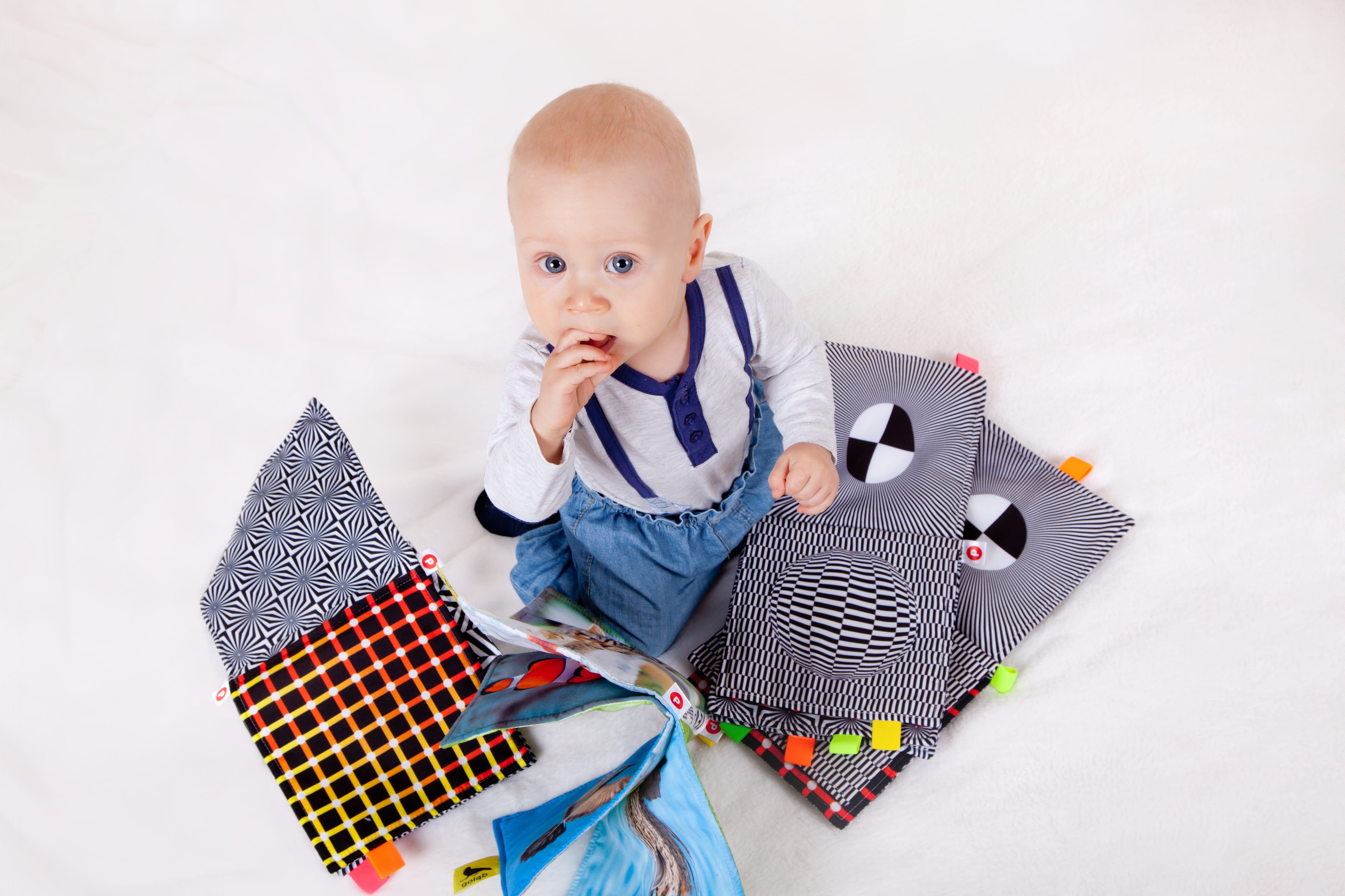child, books, photography, innocence, full length, book touch, young, shopping bag, men, portrait, books for kids, books contrast, bag, front view, clothing, HD Wallpaper