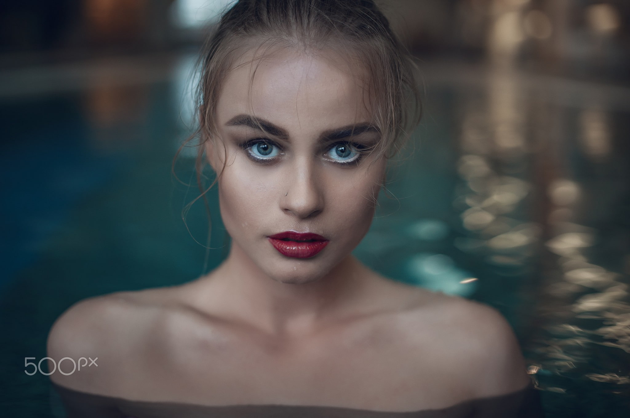 focus on foreground, hairstyle, fashion, young women, lifestyles, headshot, front view, 1080P, one person, looking at camera, reflection, face, Yuri Egoroff, HD Wallpaper