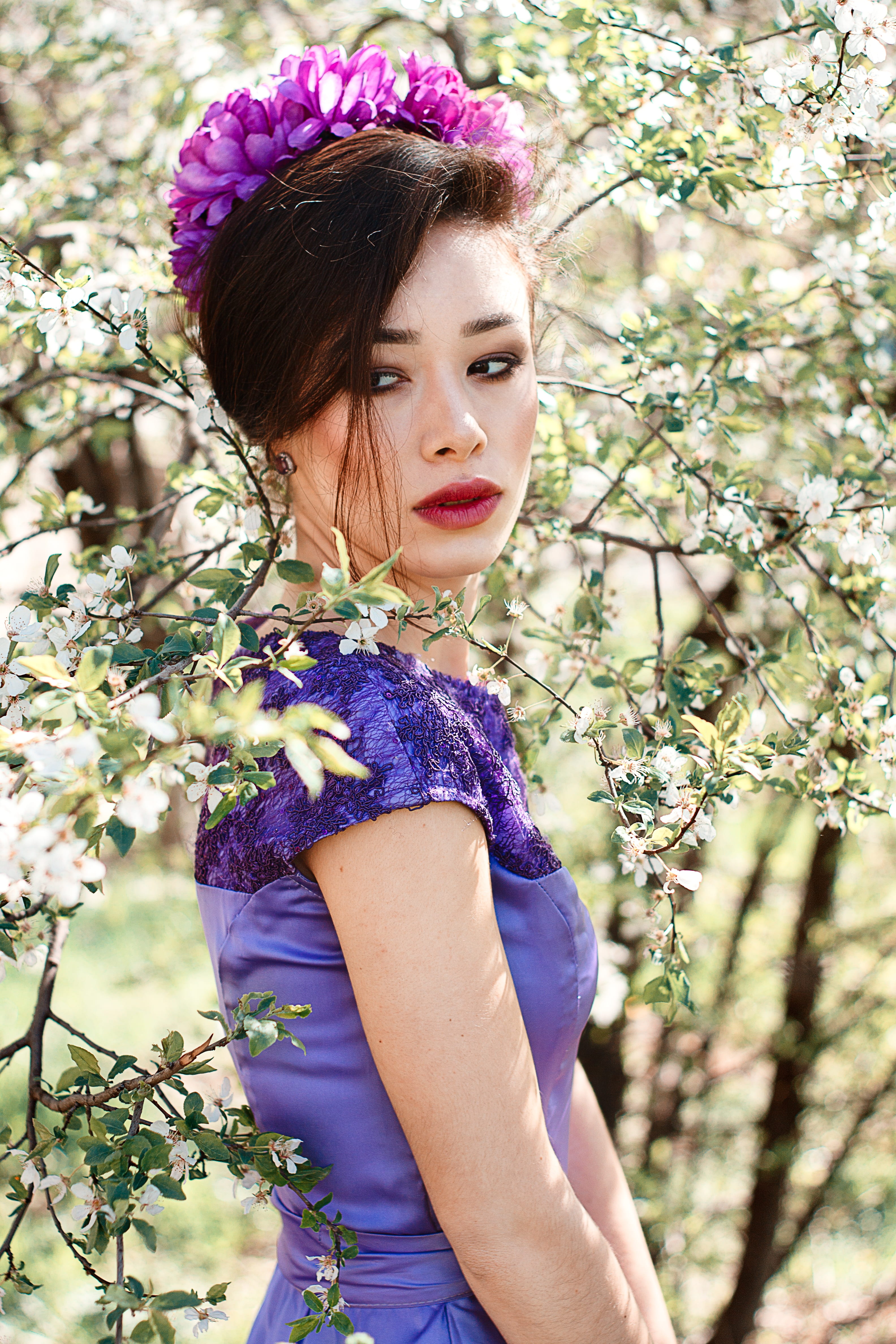 tree, woman, outdoors, hair, portrait, leaf, people, purple, flowering plant, man, one, flower, lifestyles, looking for, lovely, young adult, outside, hairstyle, Phone HD Wallpaper
