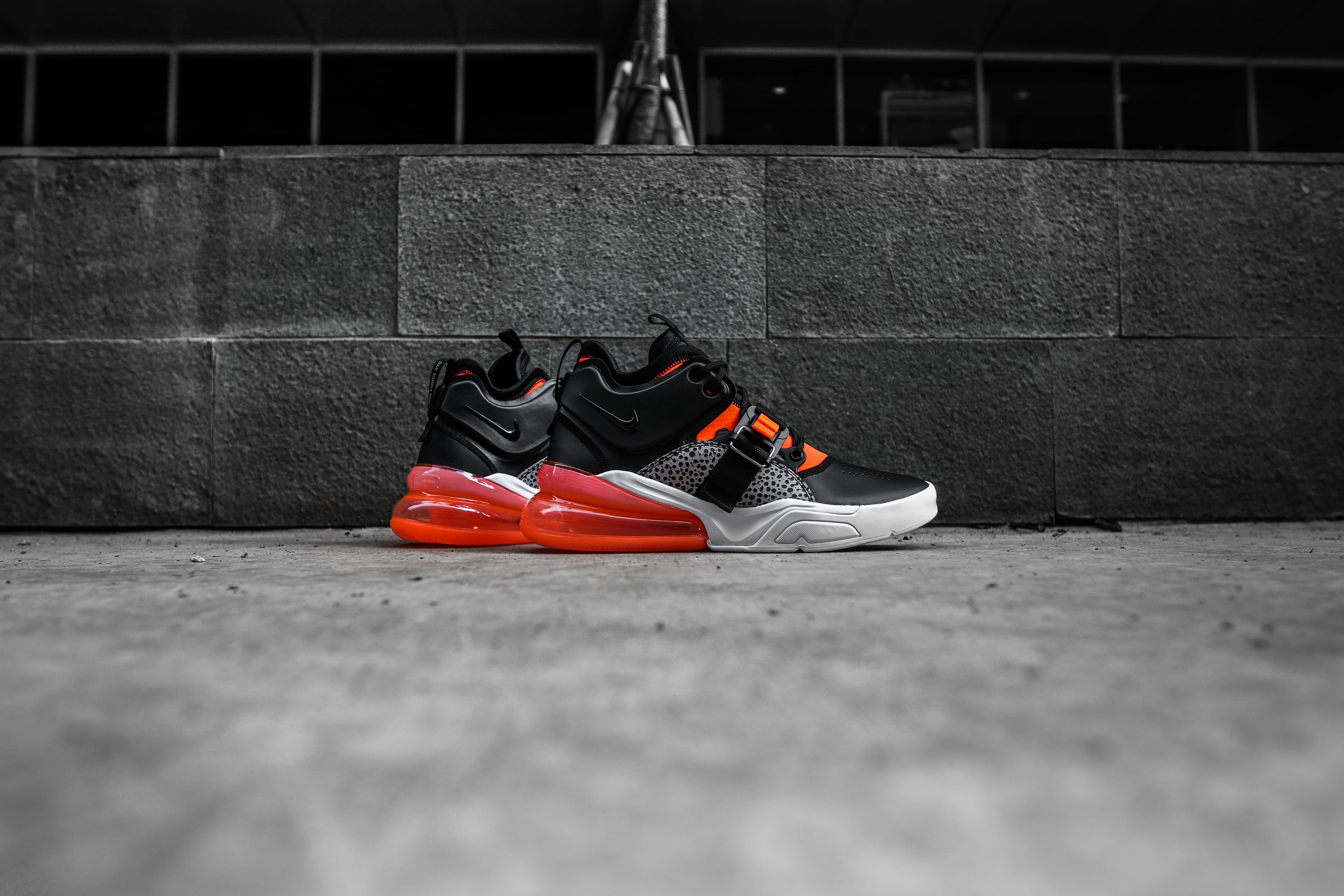 sport, sports shoe, 5K, day, athletic, isolated color, shoes, personal accessory, built structure, trainers, clothing, black, basketball, shoe, city, gray, HD Wallpaper