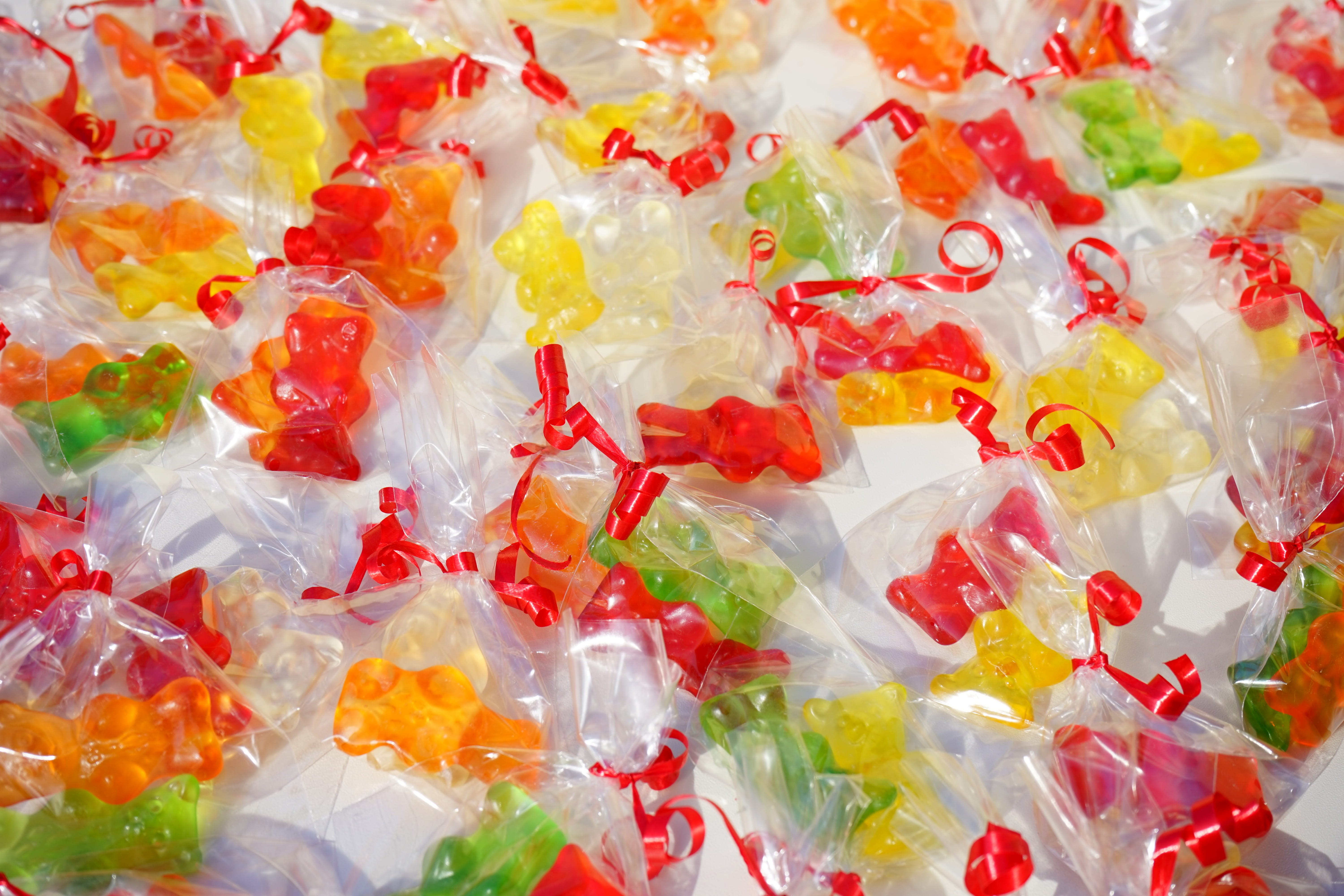 large group of objects, close-up, polythene, fruit, sweetness, no people, decoration, full frame, nibble, still life, candy, gelatin, red, Sachets, freshness, HD Wallpaper
