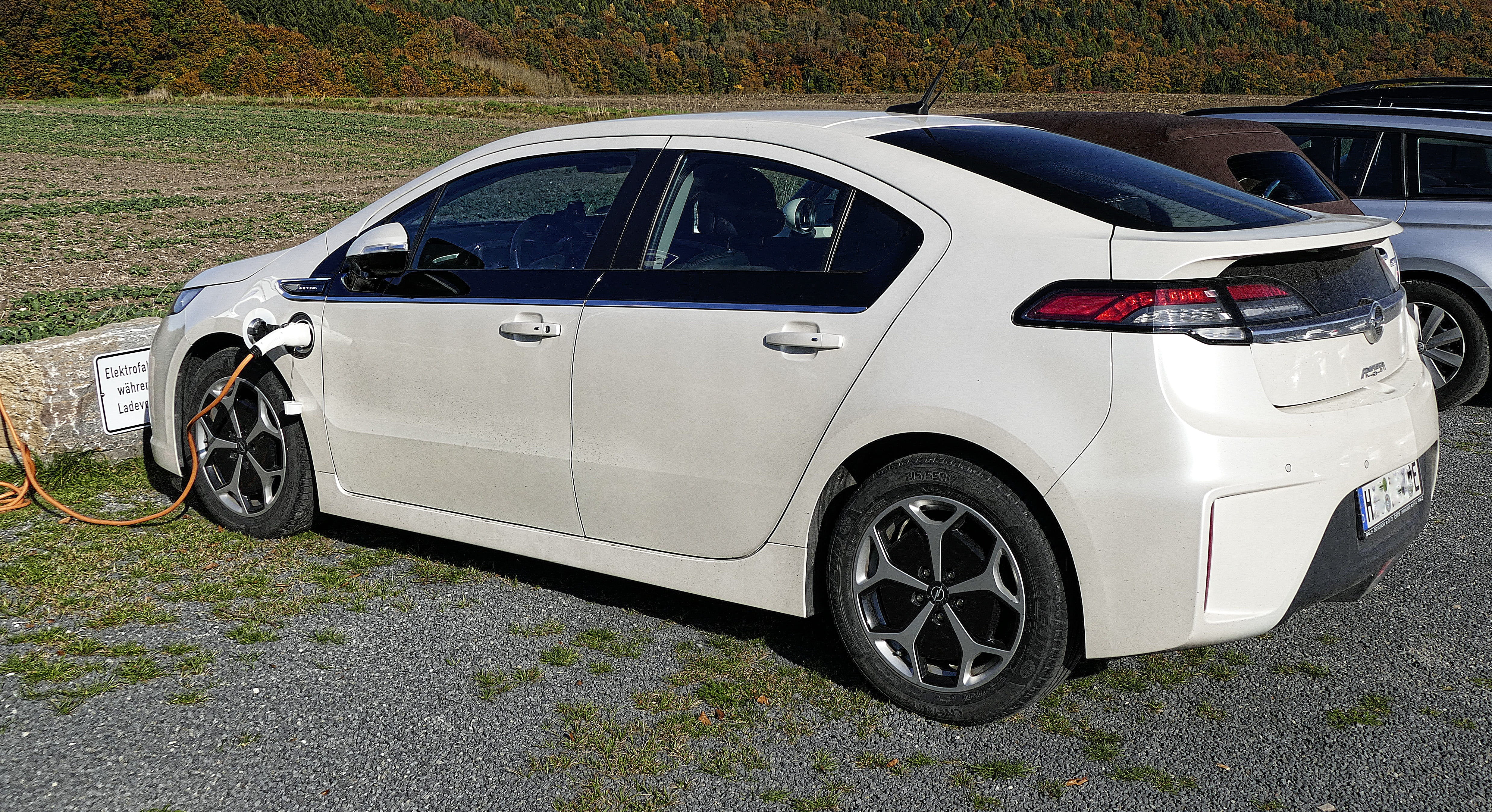 day, small, old, white color, retro styled, transportation, electric mobility, bev, current gas station, e-mobile, wheel, road trip, no people, pkw, electric car, HD Wallpaper