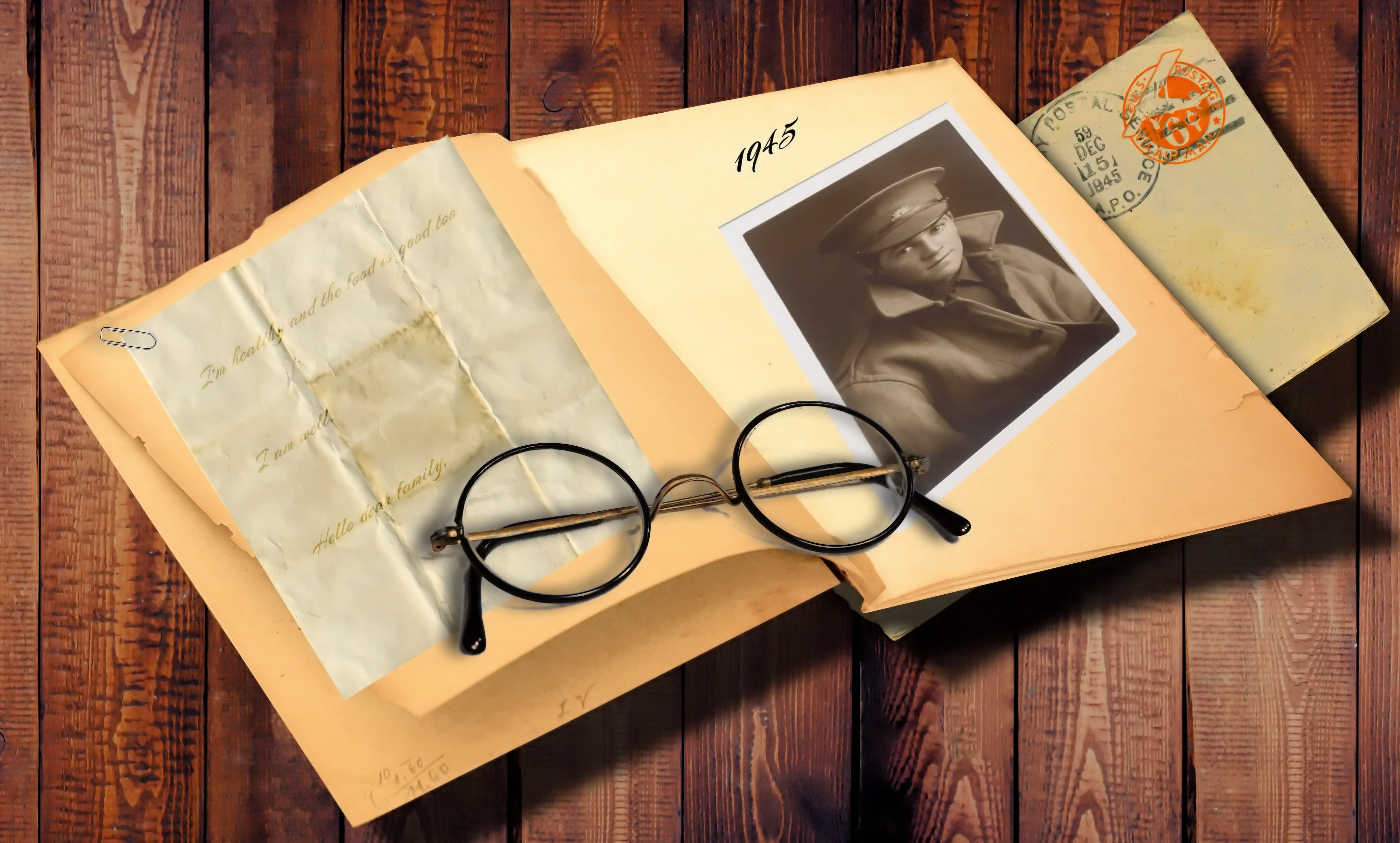 round, at that time, wood - material, Memories, 1945, creativity, framed, glasses, black, historically, Book, letters, nostalgic, personal accessory, education, HD Wallpaper