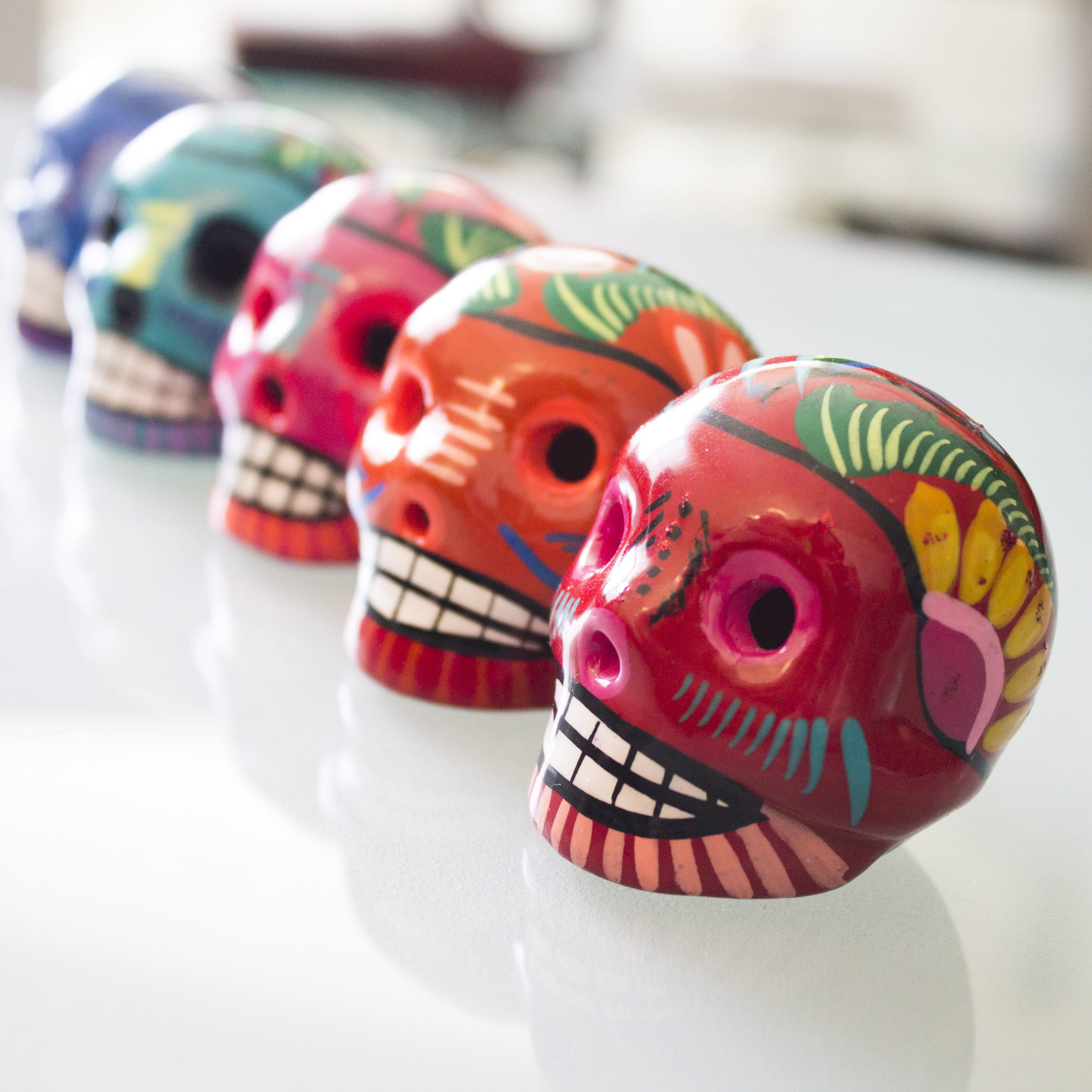 Campeche, cheerful, decors, mexican art, craft, cultures, painted, Day Of The Dead, souvenir, assorted, mexican, toy, five, Skulls, handmade, still life, Phone HD Wallpaper
