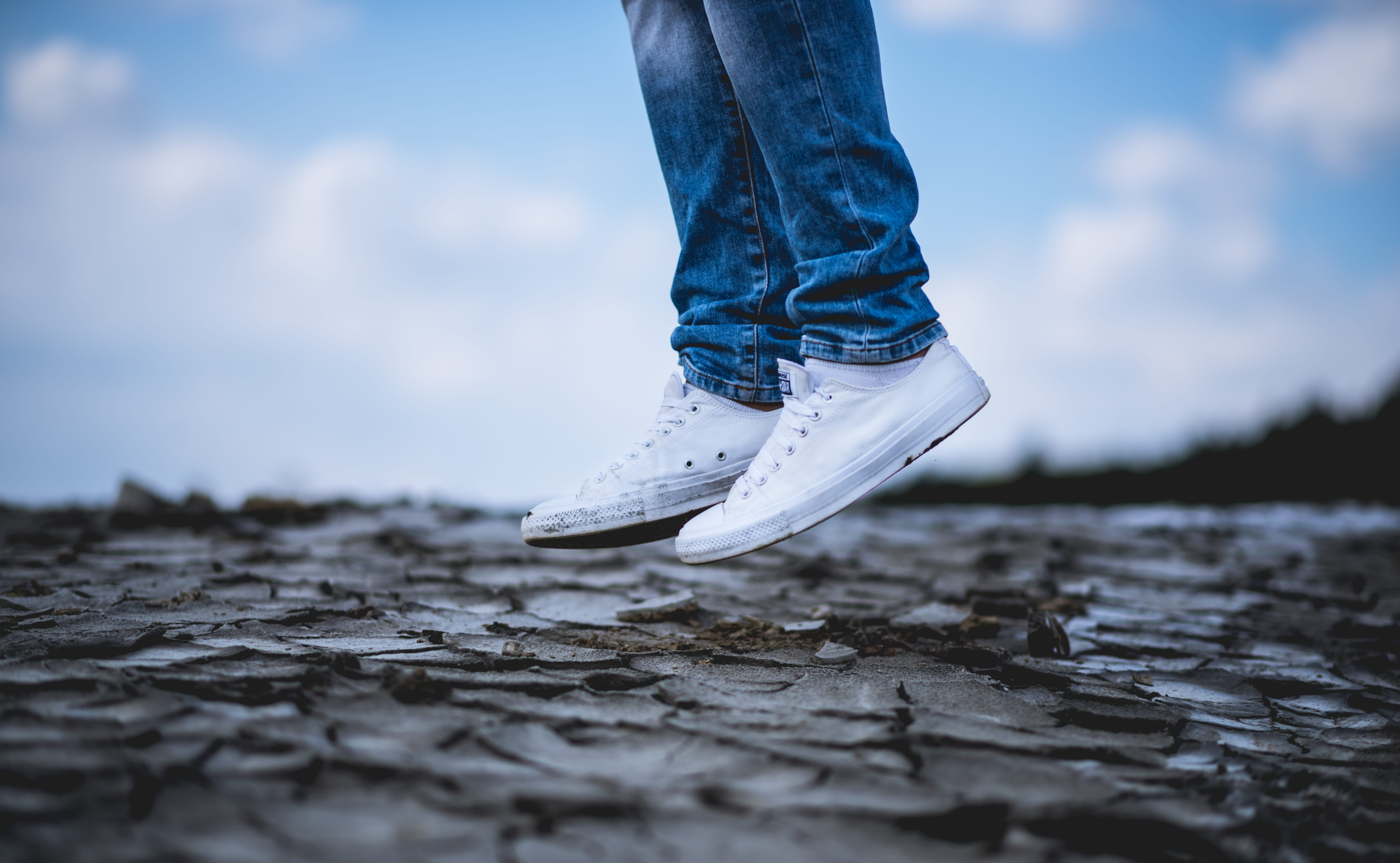 selective focus, casual clothing, limb, people, human Leg, land, photo, human body part, sea, denim jeans, white, wearing, leisure activity, low section, HD Wallpaper