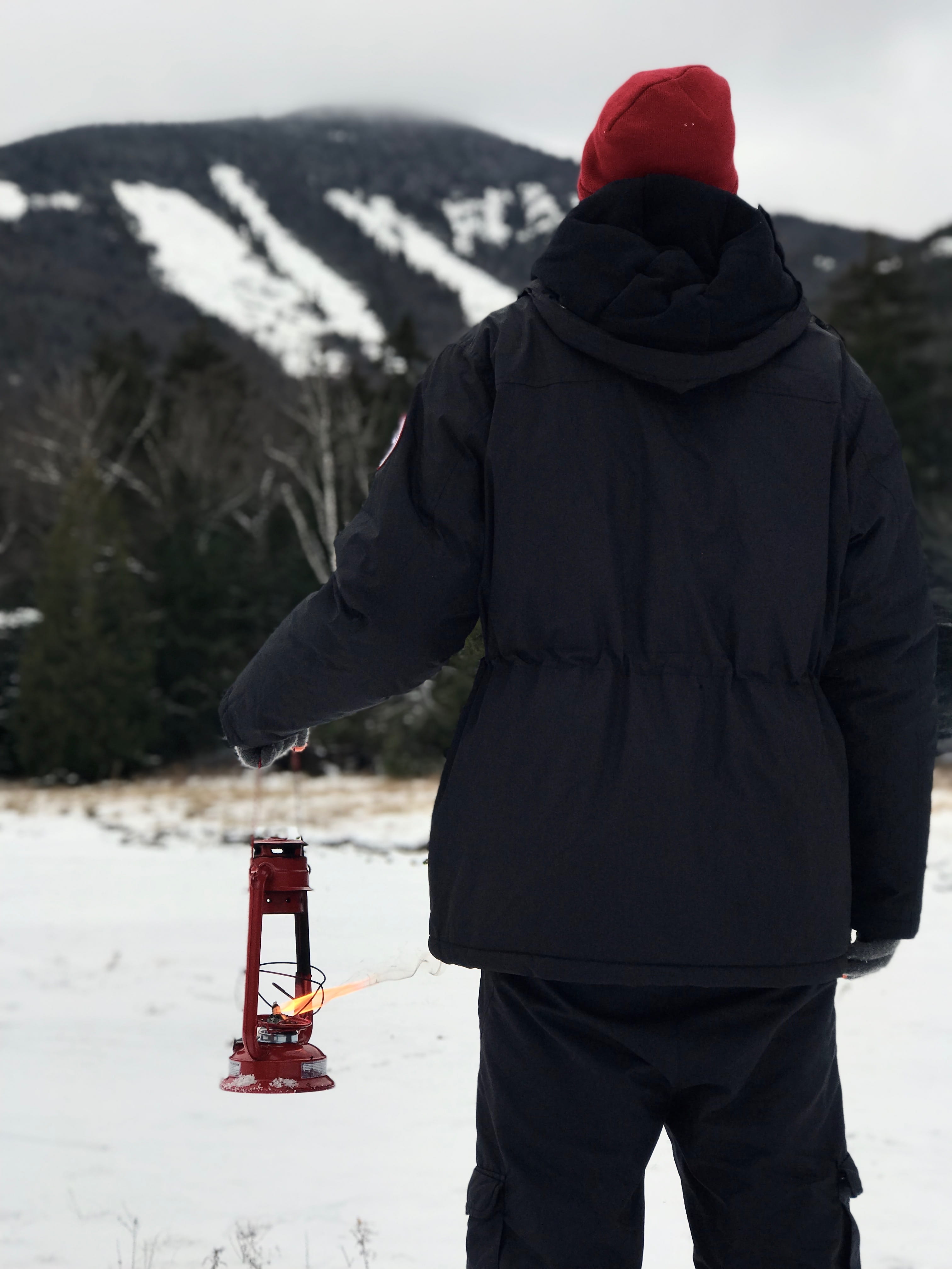 travel, outdoors, explore, three quarter length, lantern, holding, leisure activity, real people, oil lantern, adventure, mountain, flame, hike, adventurer, Phone HD Wallpaper