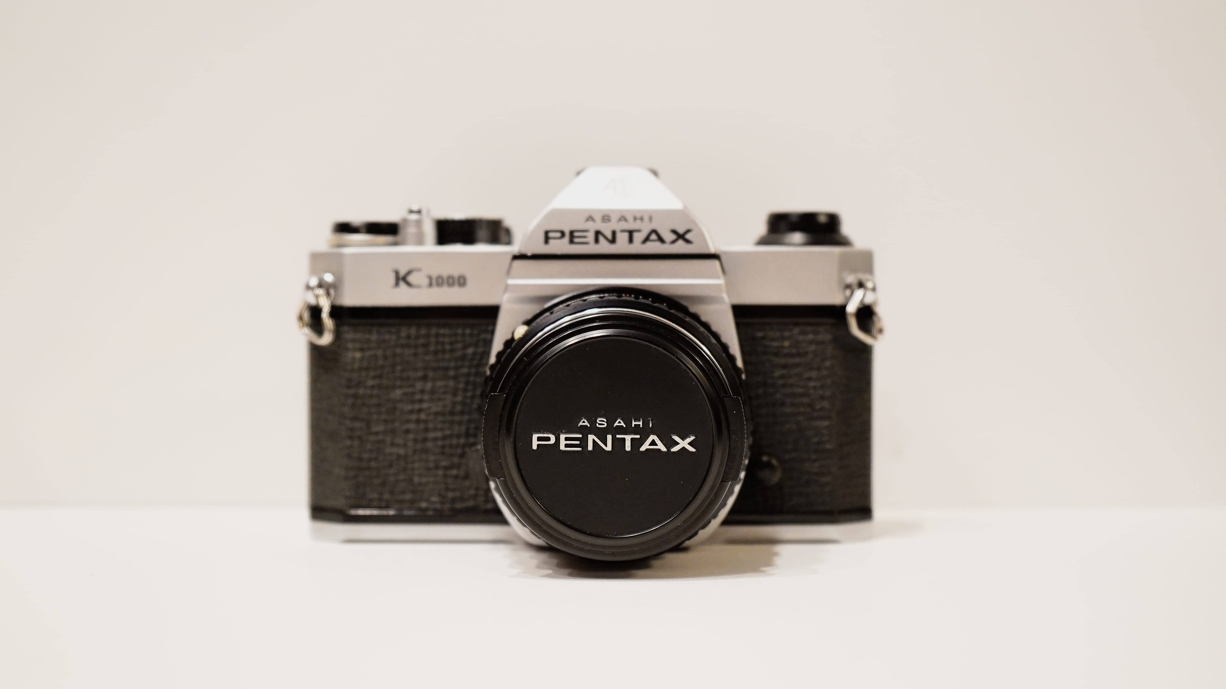 copy space, retro styled, lens - optical instrument, canon, cut out, photography themes, black and white, silver, no people, studio shot, number, film, HD Wallpaper