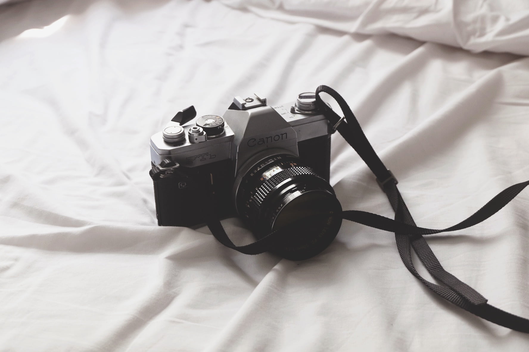 close-up, furniture, bed, canon, no people, dslr, photography themes, camera - photographic equipment, connection, focus on foreground, technology, still life, HD Wallpaper