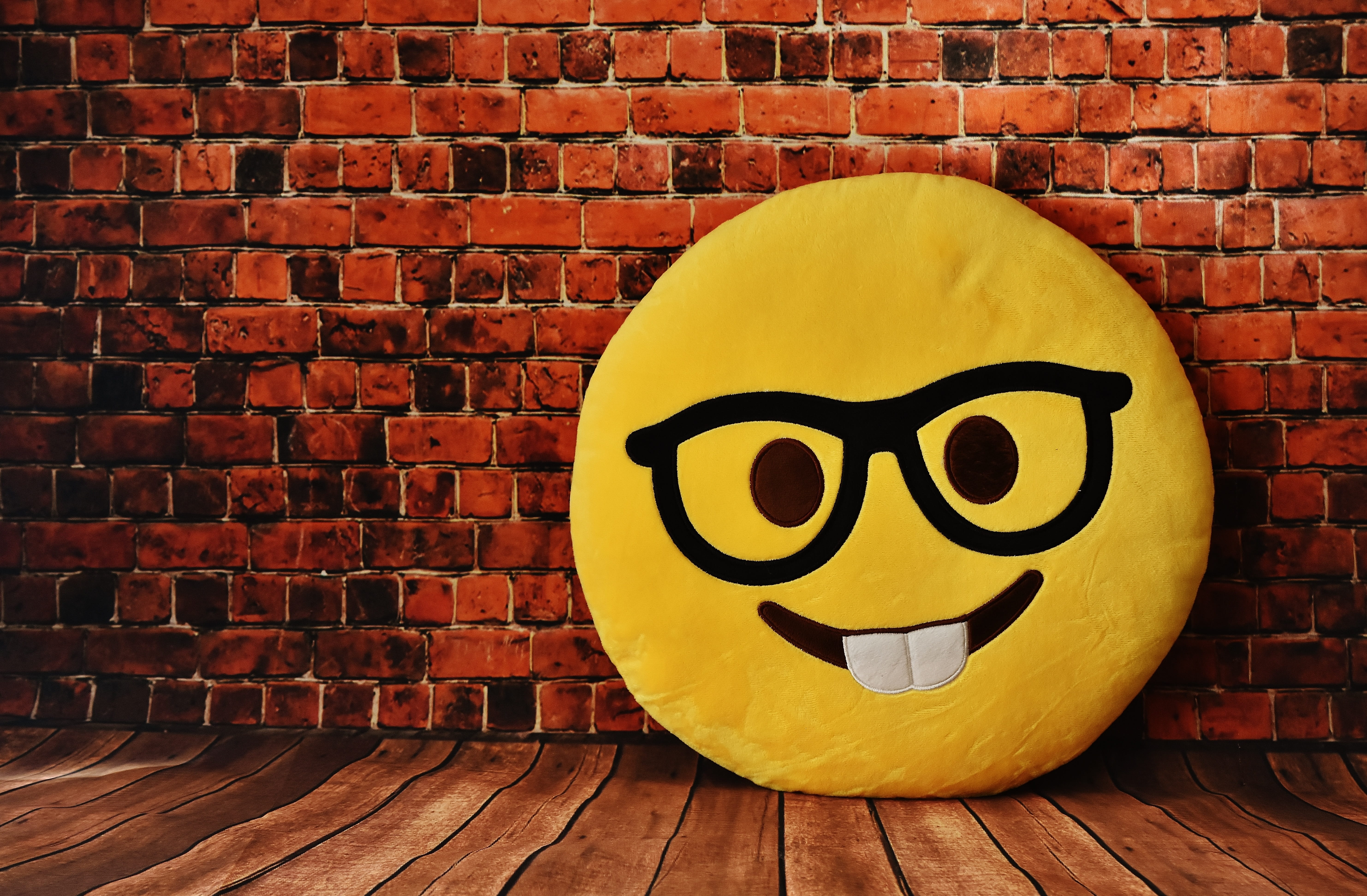 architecture, shape, day, red, plush, no people, happy, face, cute, brick, built structure, emotion, 5K, laughing face, representation, Smiley, cheeky, HD Wallpaper