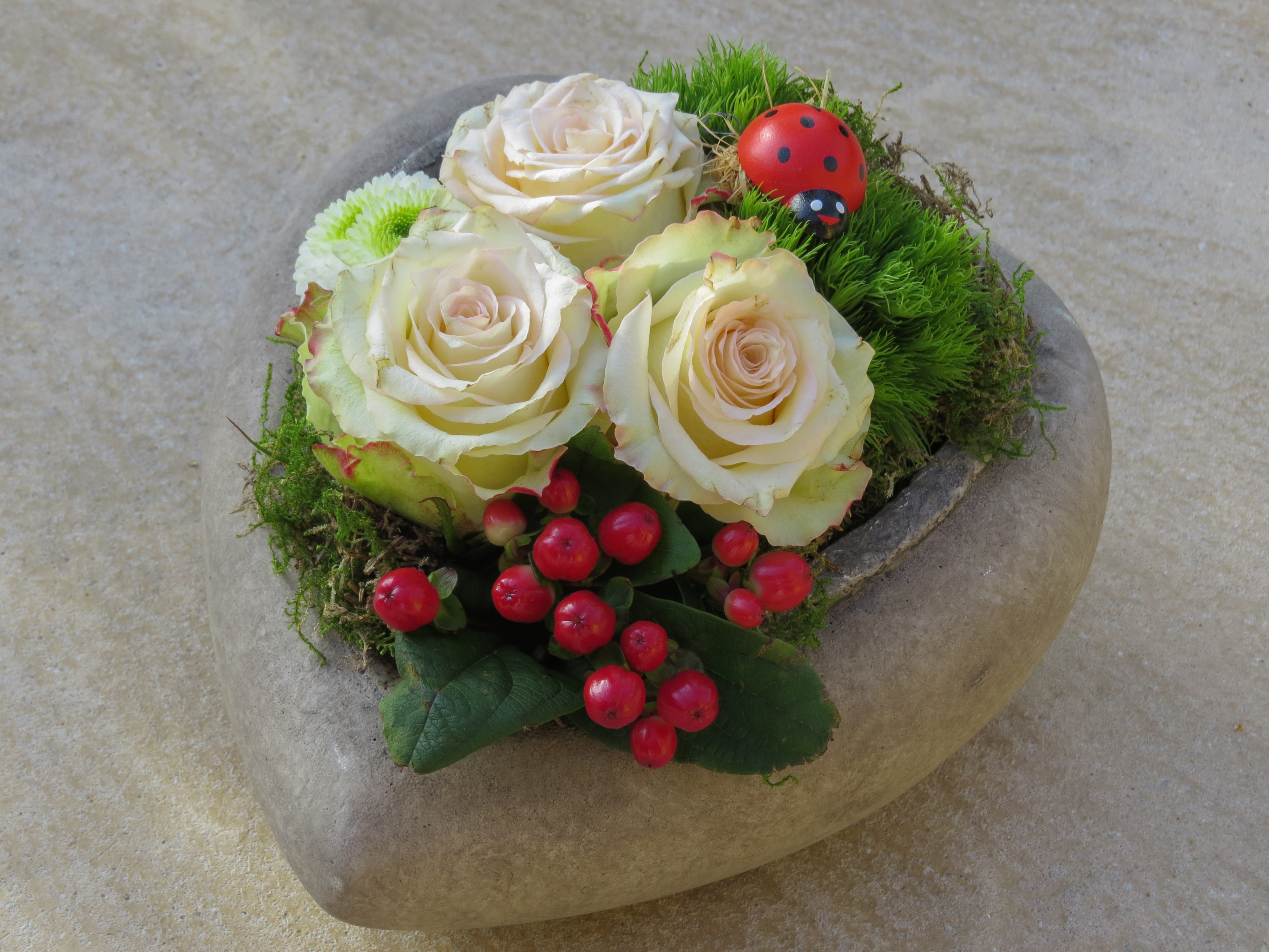 decoration, still life, celebration, temptation, lucky ladybug, flowers, thanks, bouquet, love, deco, valentine, food, rose - flower, freshness, high angle view, HD Wallpaper