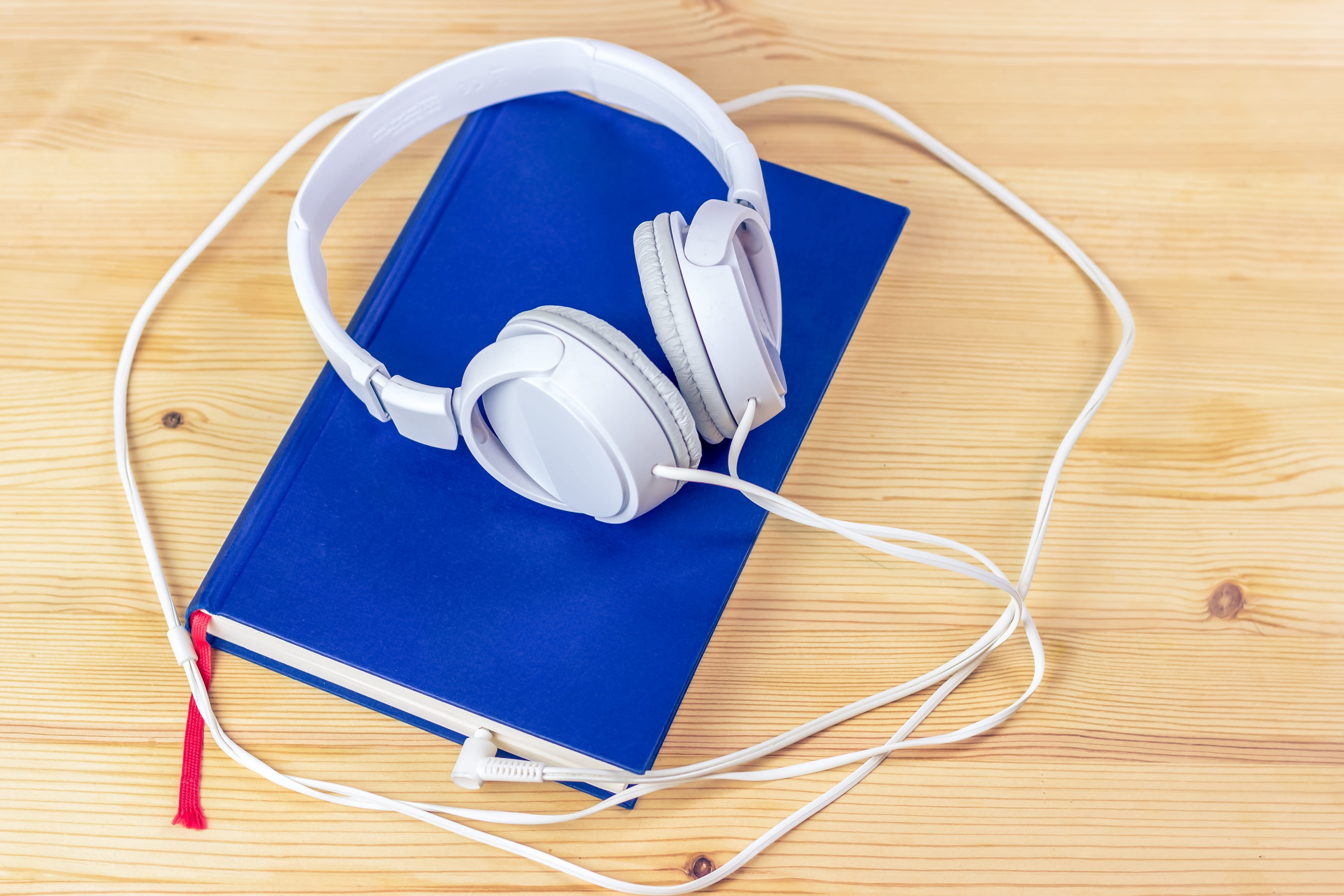 high angle view, no people, 4K, digital, read, connection, pages, wood - material, radio play, music, headset, book pages, data, still life, touch screen, HD Wallpaper