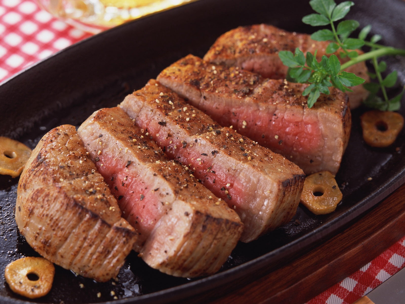 vegetable, spices, stake, grilled, rustic, fillet, cooking, homemade, snack, pork, indoors, sizzling, meal, cuts, barbecue Grill, rare, heat - Temperature, HD Wallpaper