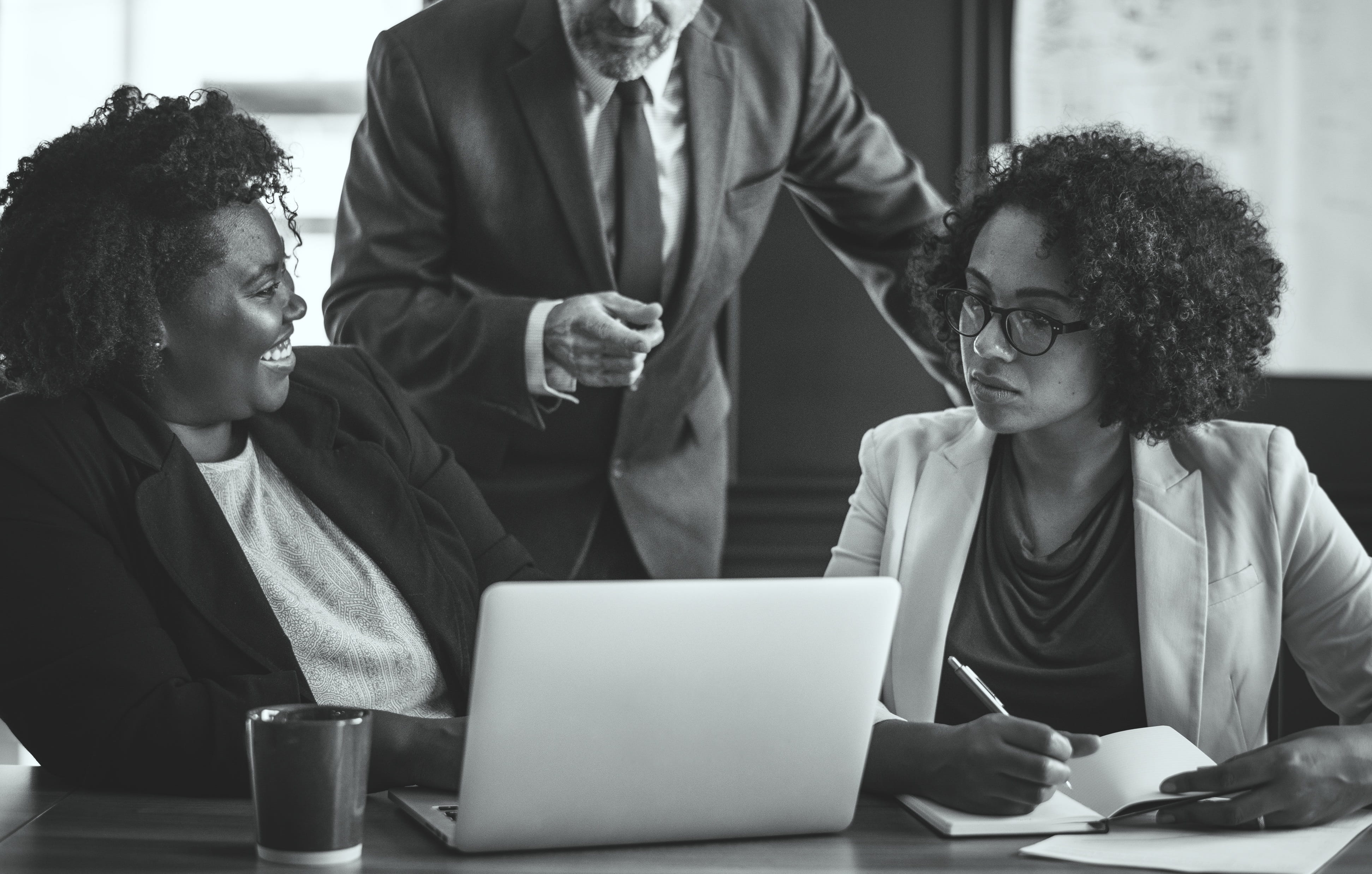 black people, business people, planning, sitting, coffee, beverage, laptop, entrepreneur, grayscale, communication, cup, drink, african descent, black and white, HD Wallpaper