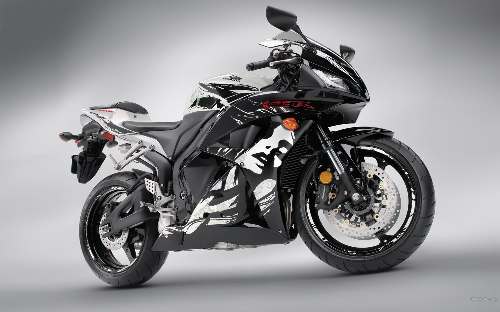 motorcycle, riding, 720P, biker, mode of transportation, stationary, helmet, speed, ride, tire, land vehicle, chrome, crash helmet, motorized vehicle riding, HD Wallpaper