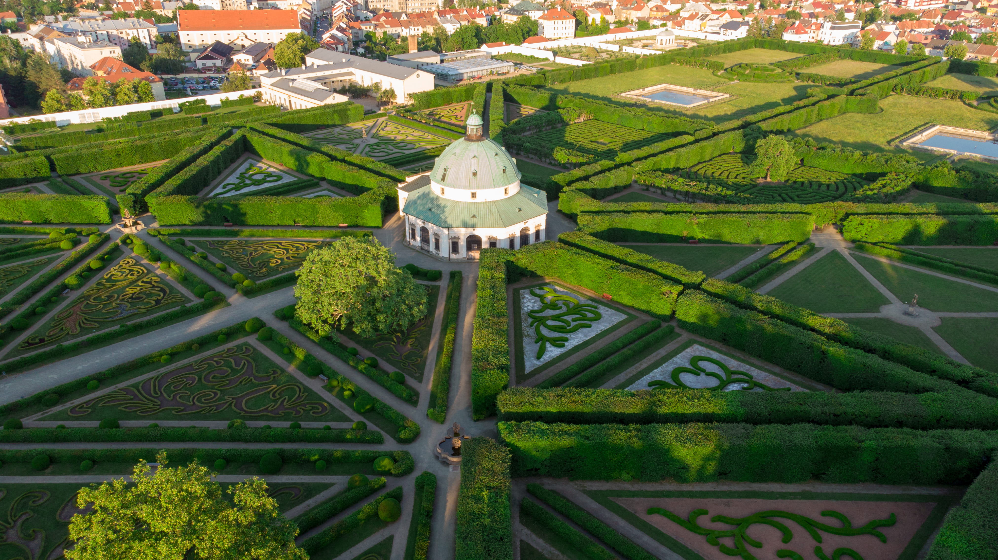green color, tourism, green, plant, kroměříž, nature, 4K, architecture, no people, czech republic, environment, growth, city, garden, travel, dome, building, HD Wallpaper