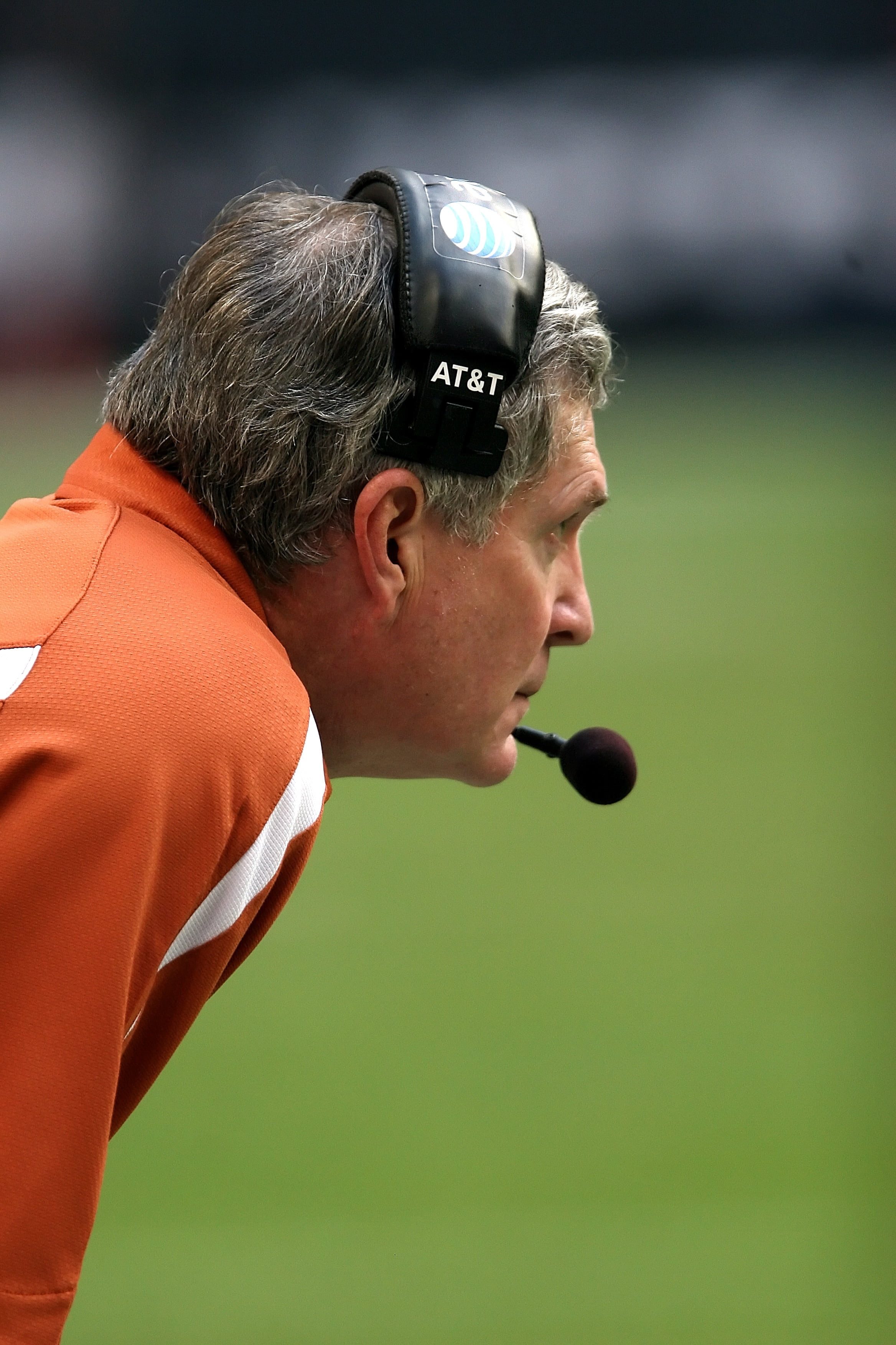 texan, leadership, sport, orange, game, males, head set, college football, 2K, match, t, one person, face, champion, lifestyles, waist up, ncaa, head, Phone HD Wallpaper