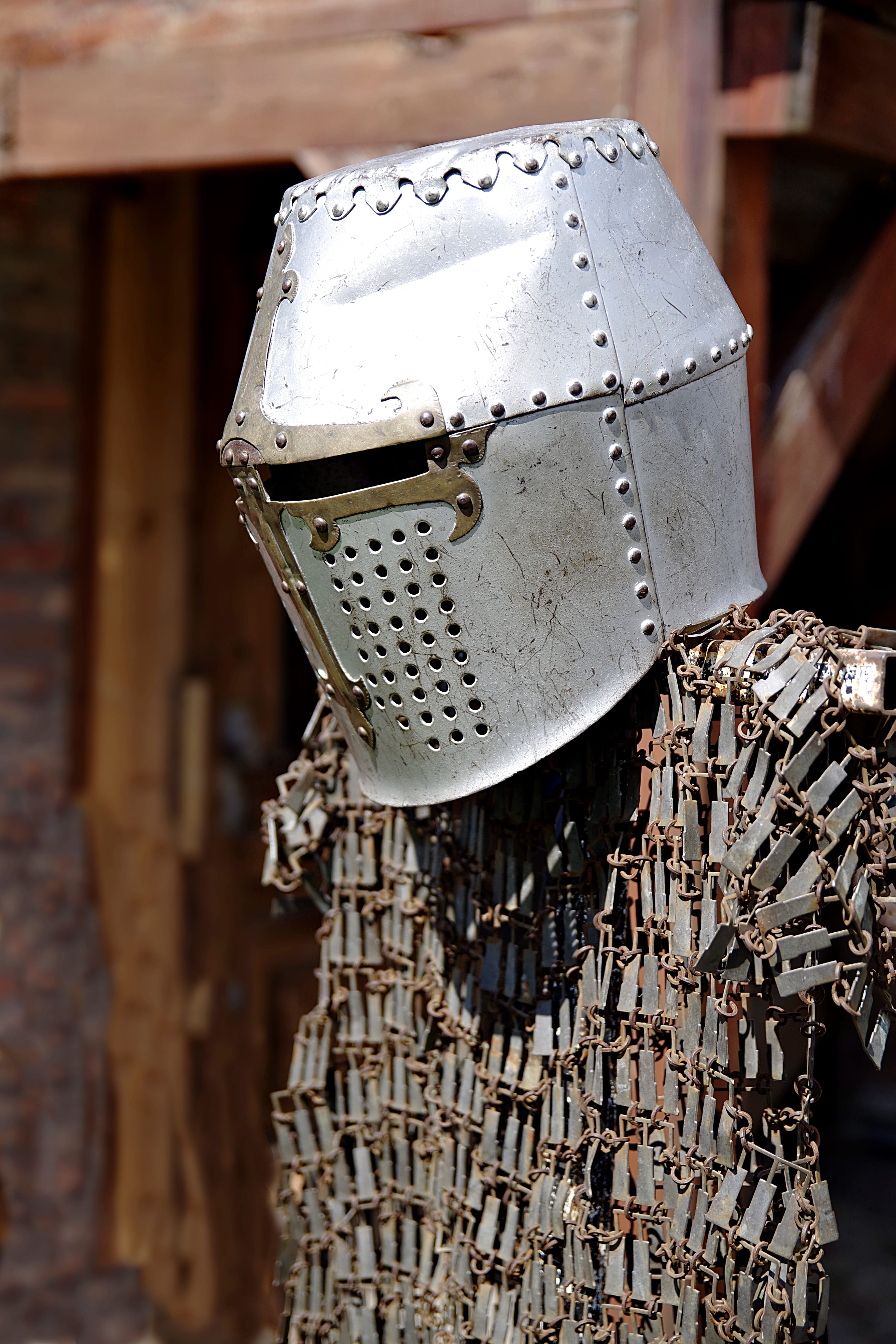 armor, single object, pattern, animal, knight, security, adorned with metal, 5K, templar, helmet, bee, day, nature, history, food and drink, visor, brown, Phone HD Wallpaper
