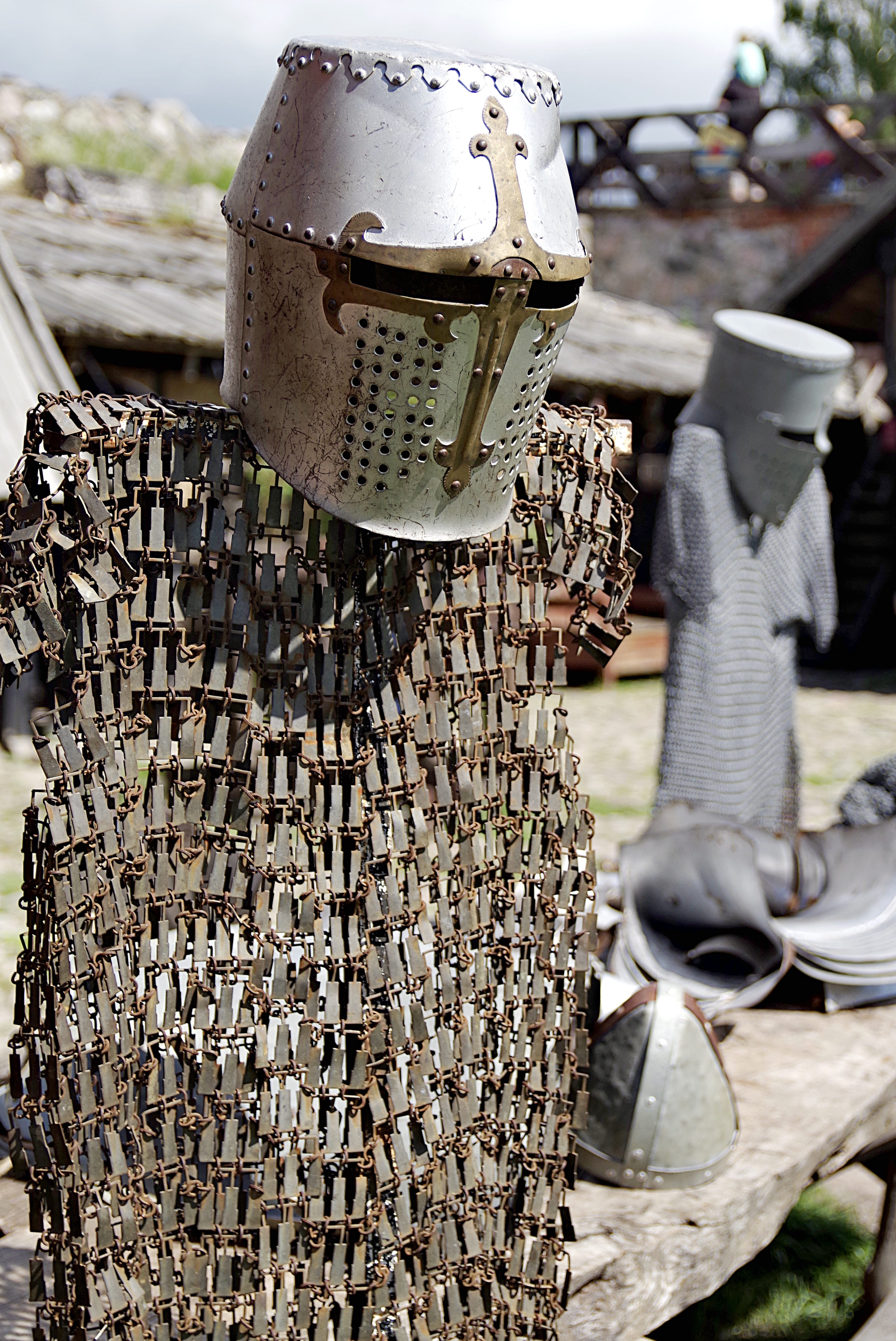 the middle ages, bee, apiculture, helmet, templar, focus on foreground, 4K, wood - material, nature, day, armor, beehive, close-up, adorned with metal, Phone HD Wallpaper