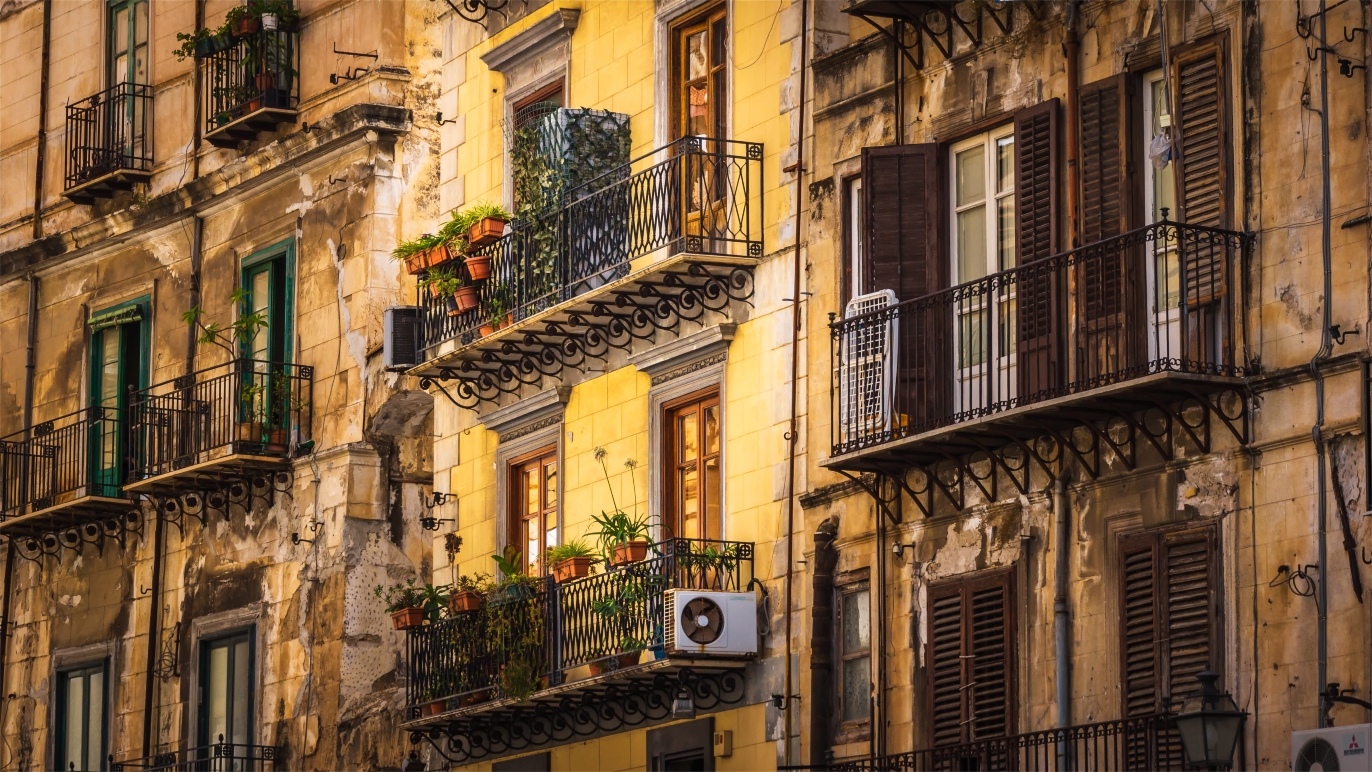 5K, air conditioning, ailing charm, building, day, apartment, balconies, no people, city, balcony, building exterior, architecture, low angle view, refrigeration producer, HD Wallpaper
