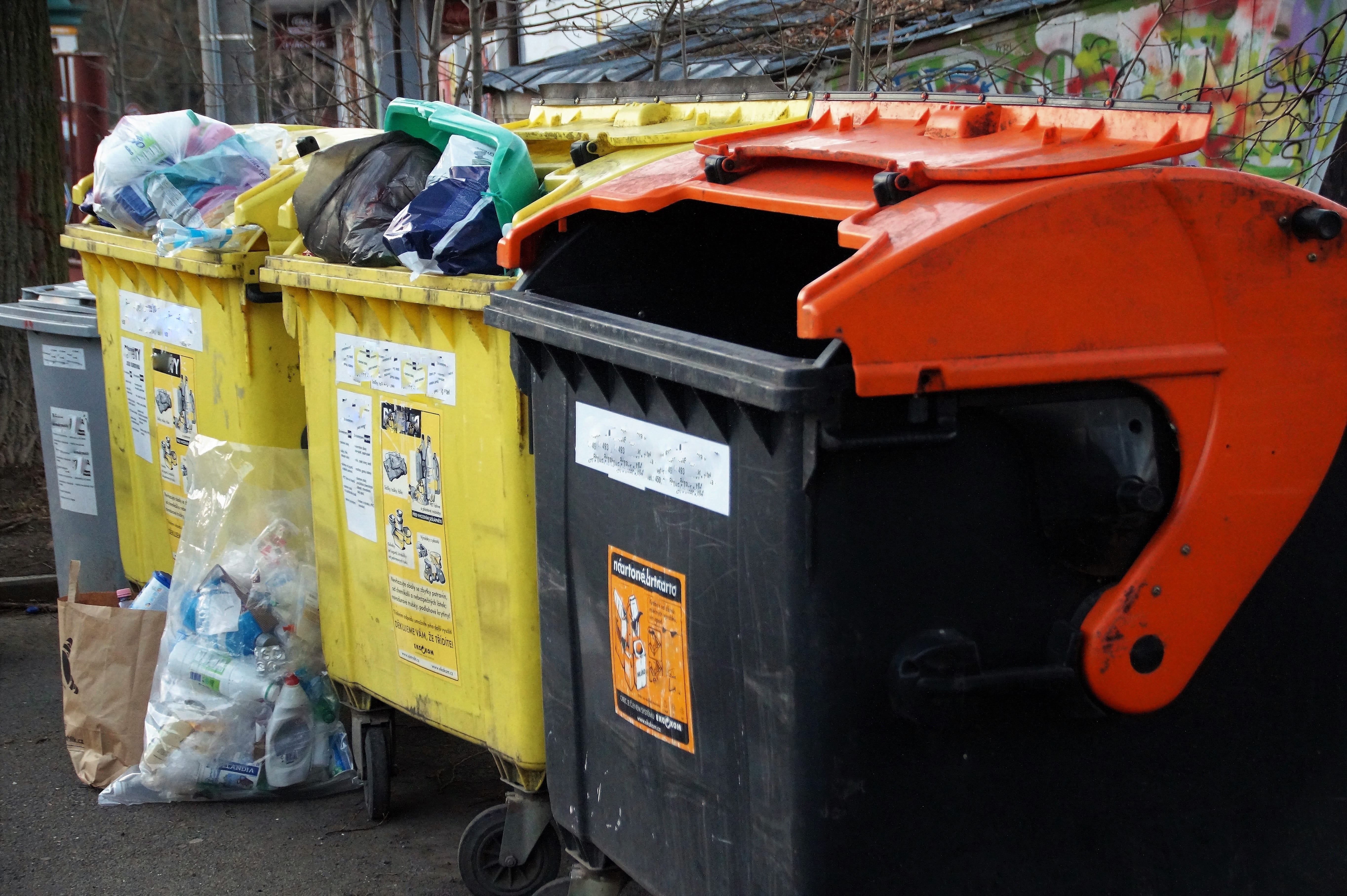 garbage can, garbage, plastic, crowded, environmental issues, waste, liquidation, outdoors, bin, sorted, environment, 5K, business, large group of objects, HD Wallpaper