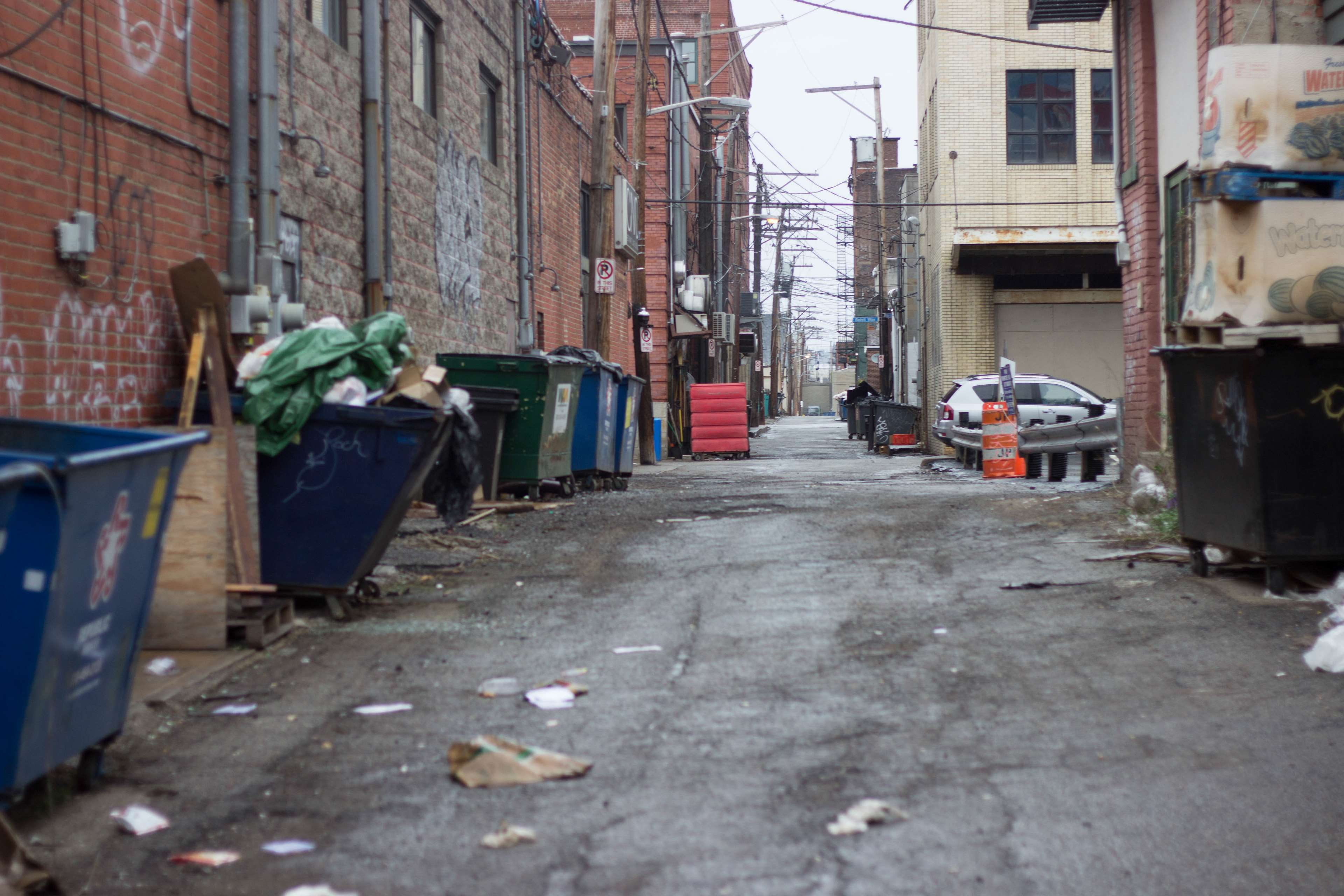 architecture, residential district, alley, garbage, outdoors, garbage bin, building, 4K, direction, built structure, pittsburgh, narrow, messy, garbage can, HD Wallpaper