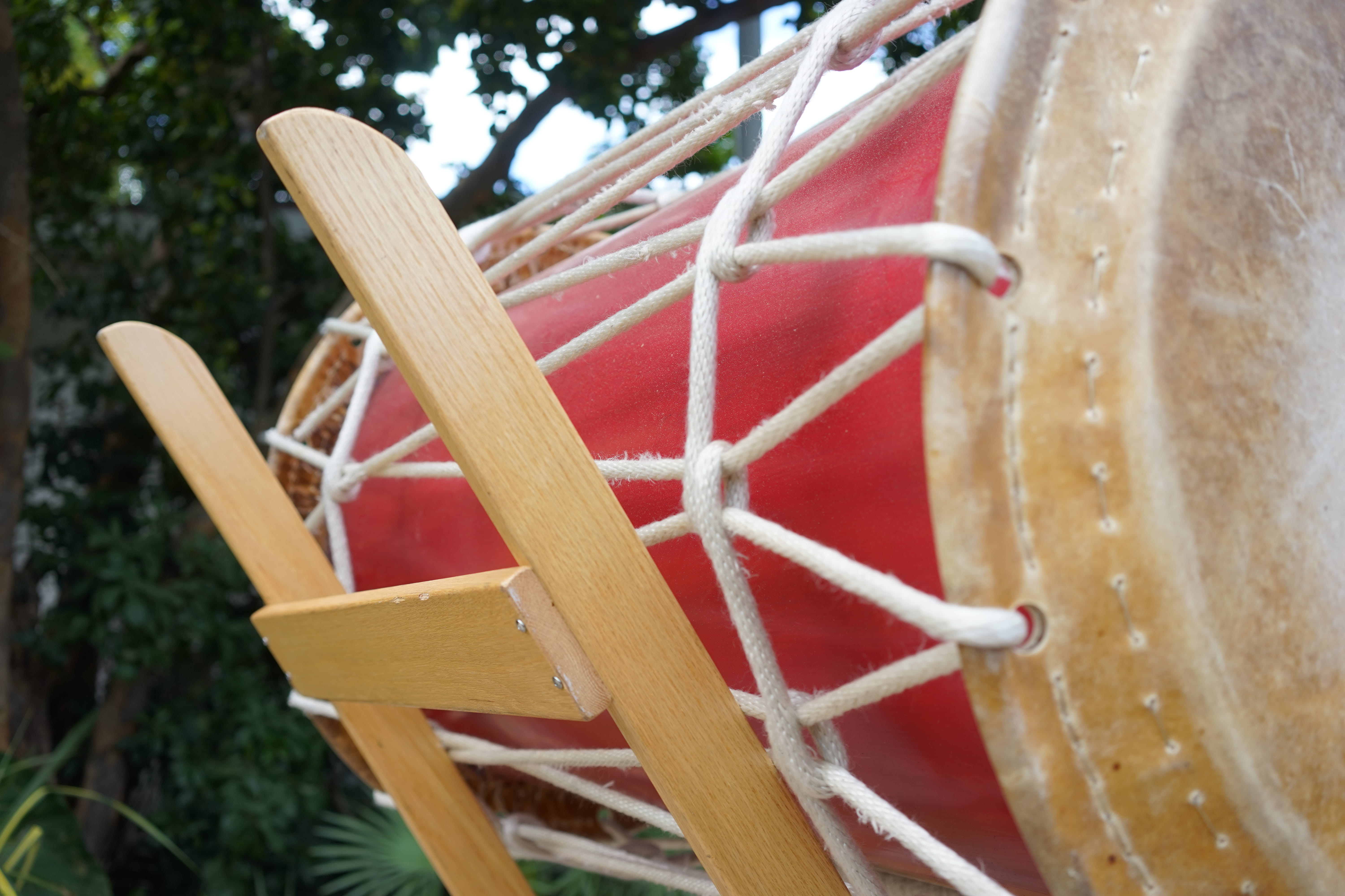 drumming, pattern, taiko, taiko drums, japanese, music, still life, seat, united states, close-up, field, day, creativity, protection, land, drums, no people, HD Wallpaper