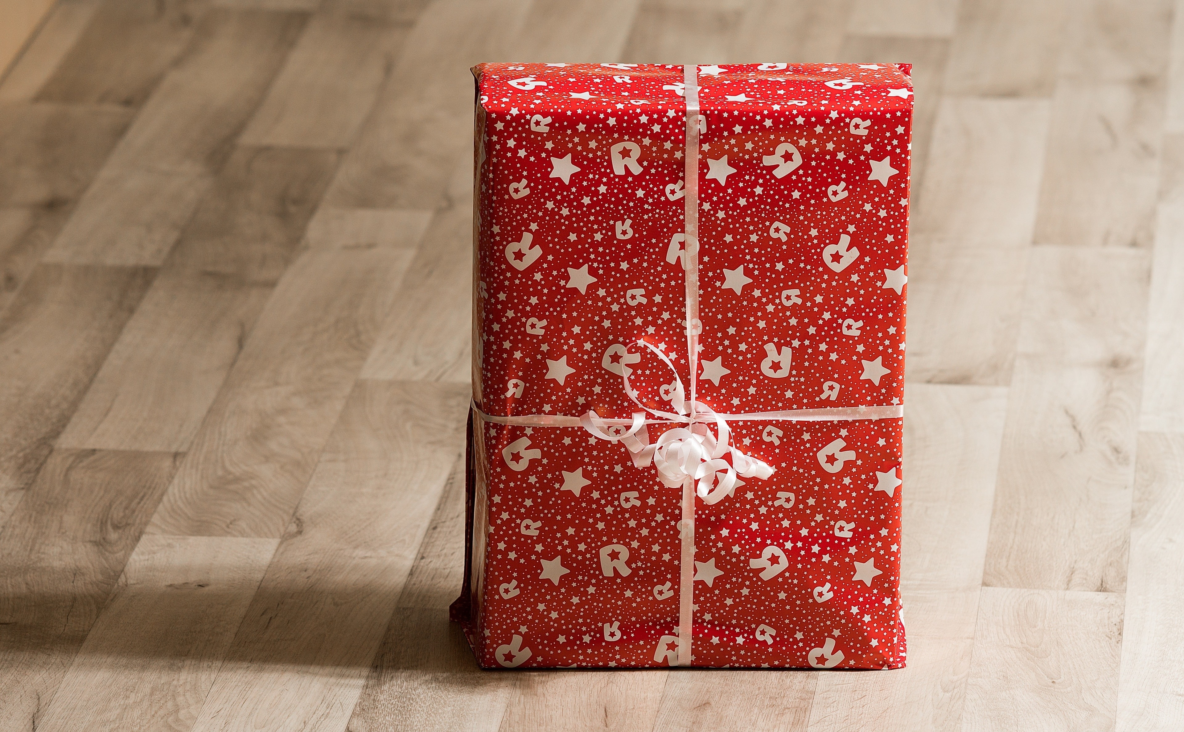 Gift, Artistic, wrapping paper, Holiday, indoors, red, wrap, close-up, christmas present, Birthday, single object, Present, Standing, 4K, Colorful, Happy, HD Wallpaper