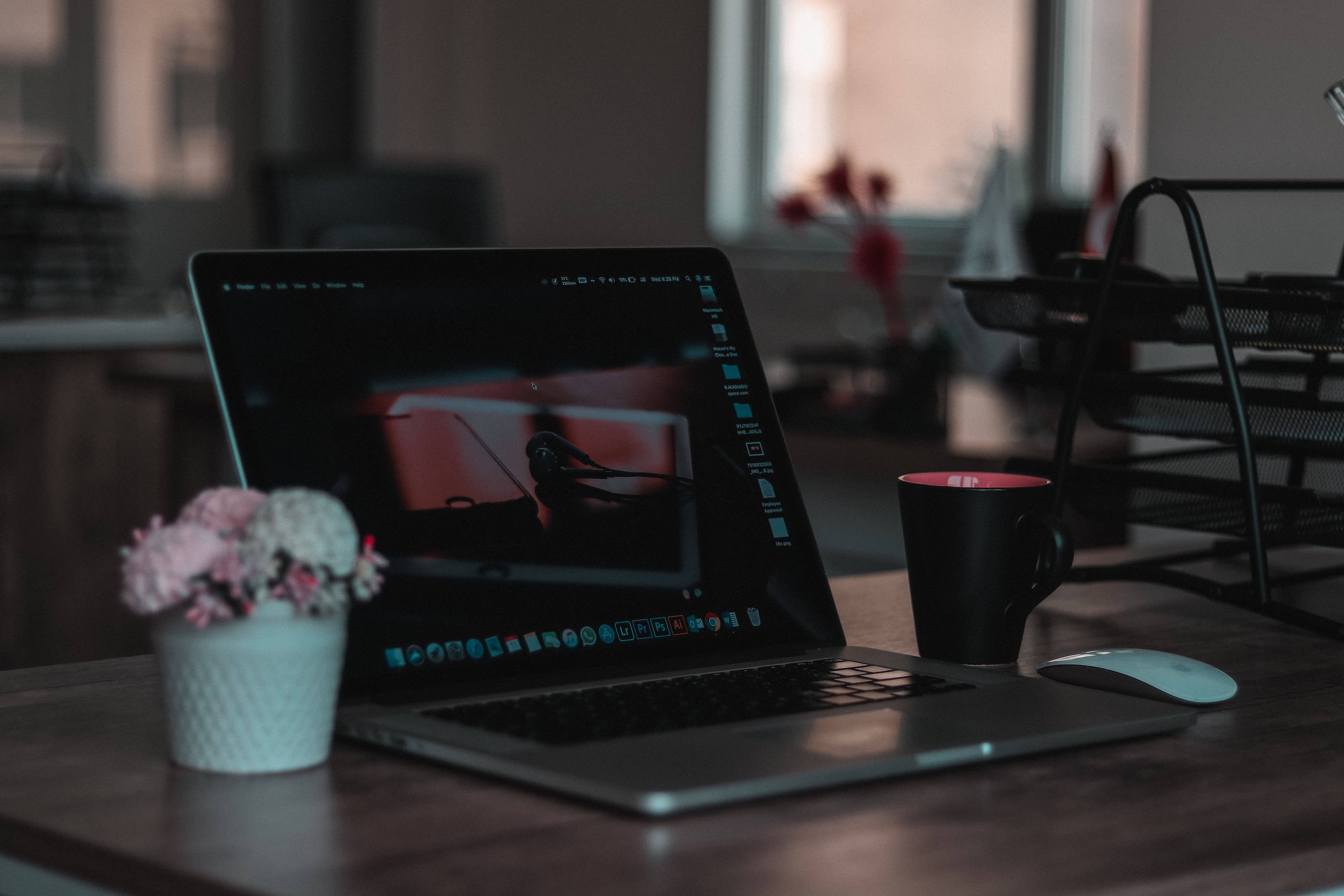 focus on foreground, focus, windows, internet, photography, keyboard, laptop, indoors, coffee cup, flowering plant, blurred background, artificial flowers, HD Wallpaper