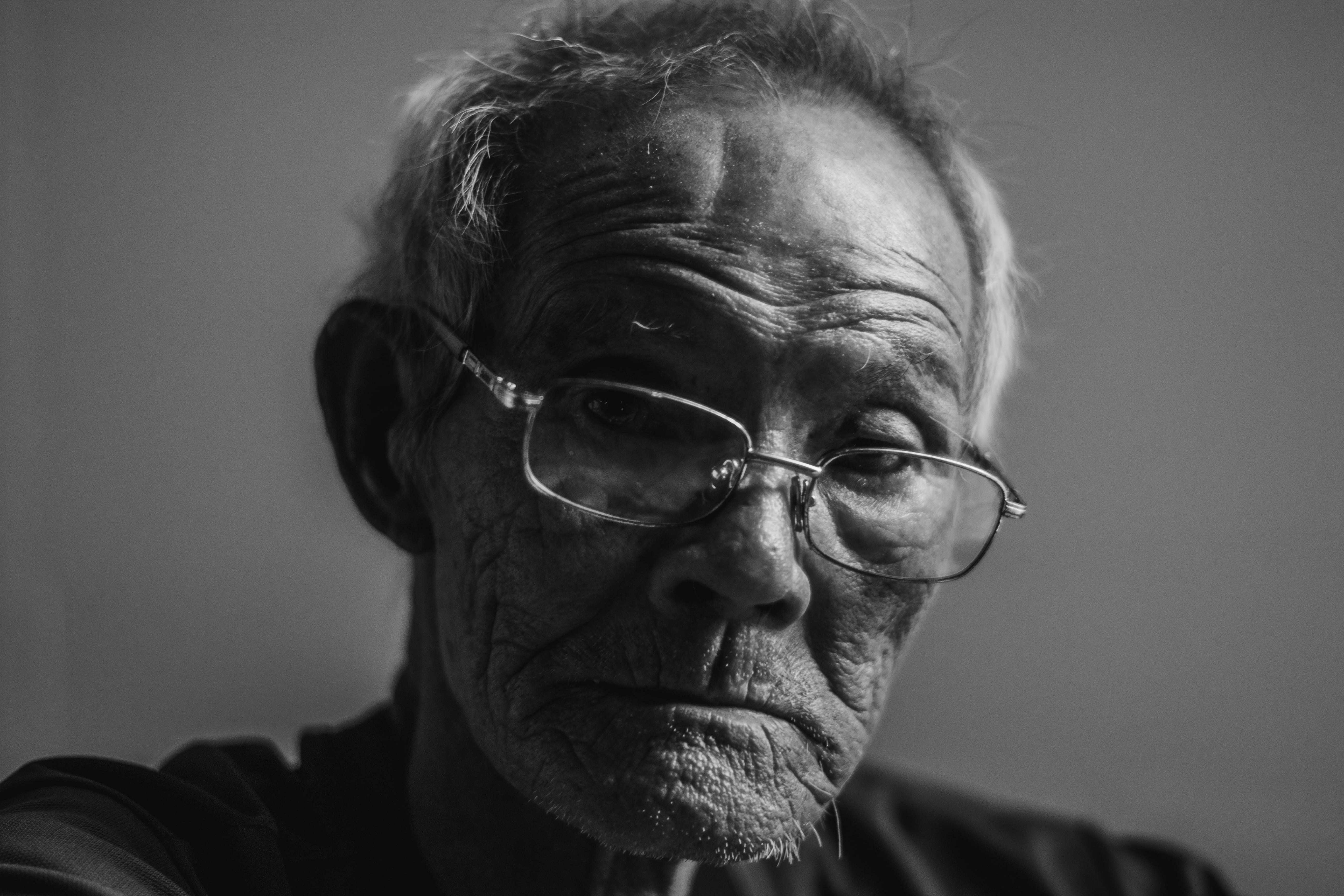 one person, asian, vietnam people, accessories, vietnam, person, mature adult, head, adult, looking away, eyeglasses, grandmother, real people, human, lifestyles, HD Wallpaper