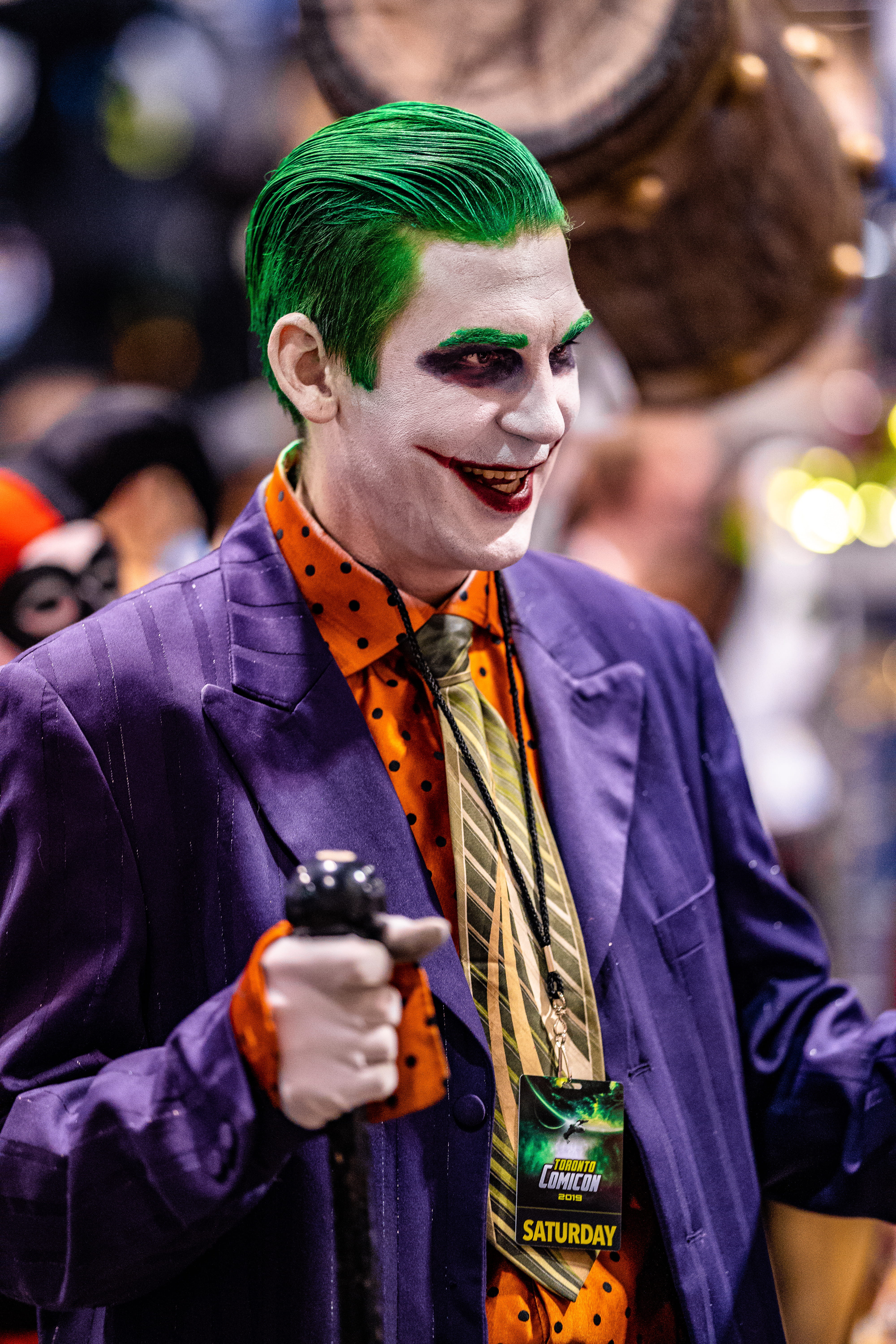 asphalt, smiling, focus on foreground, photography, portrait, joker, trademark, clown, incidental people, leisure activities, festival, waist up, young men, Phone HD Wallpaper
