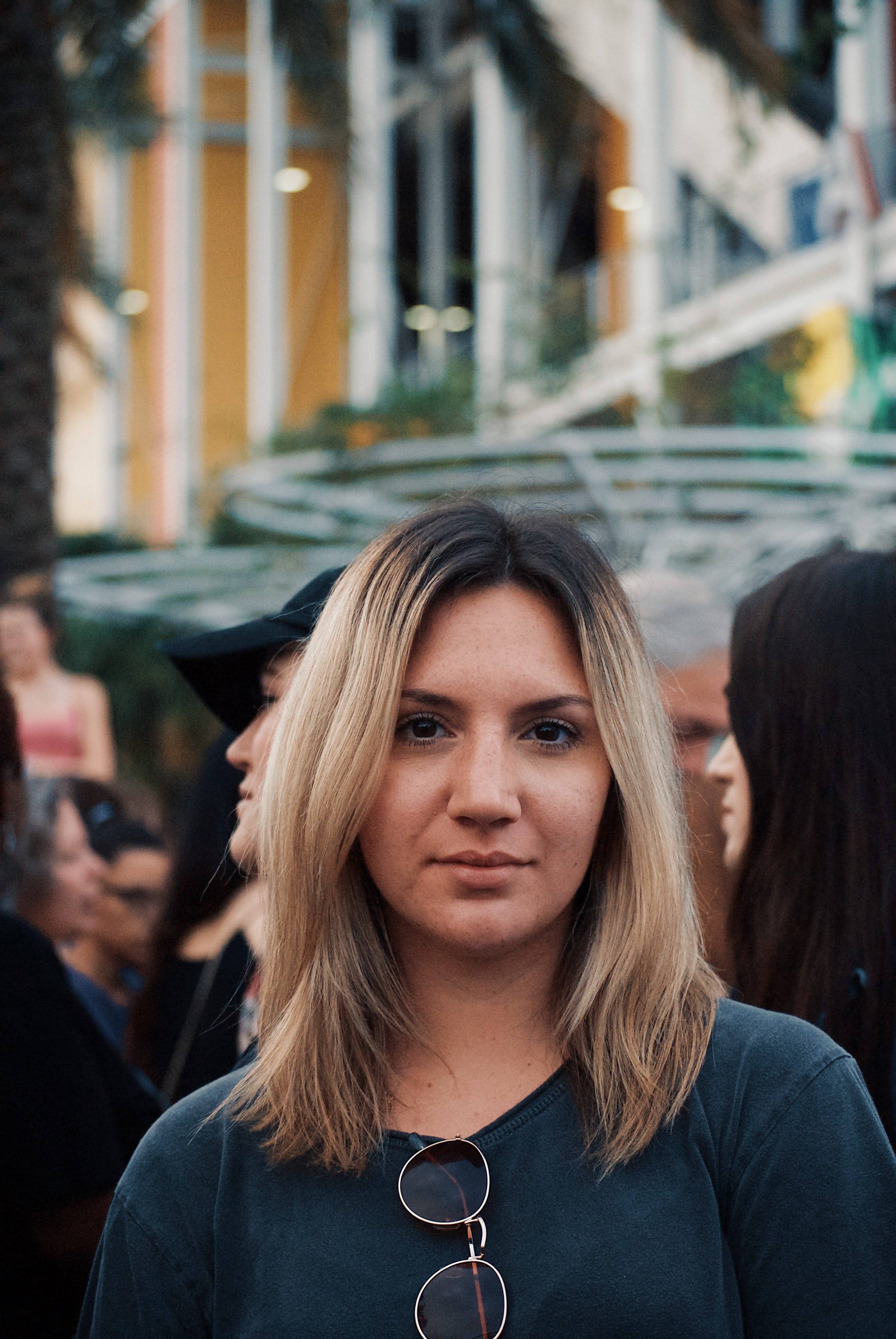 front view, head, premiere, accessory, wearing, glass, young women, shirt, hair, casual clothing, jewelry, hairstyle, clothing, finger, focus on foreground, Phone HD Wallpaper