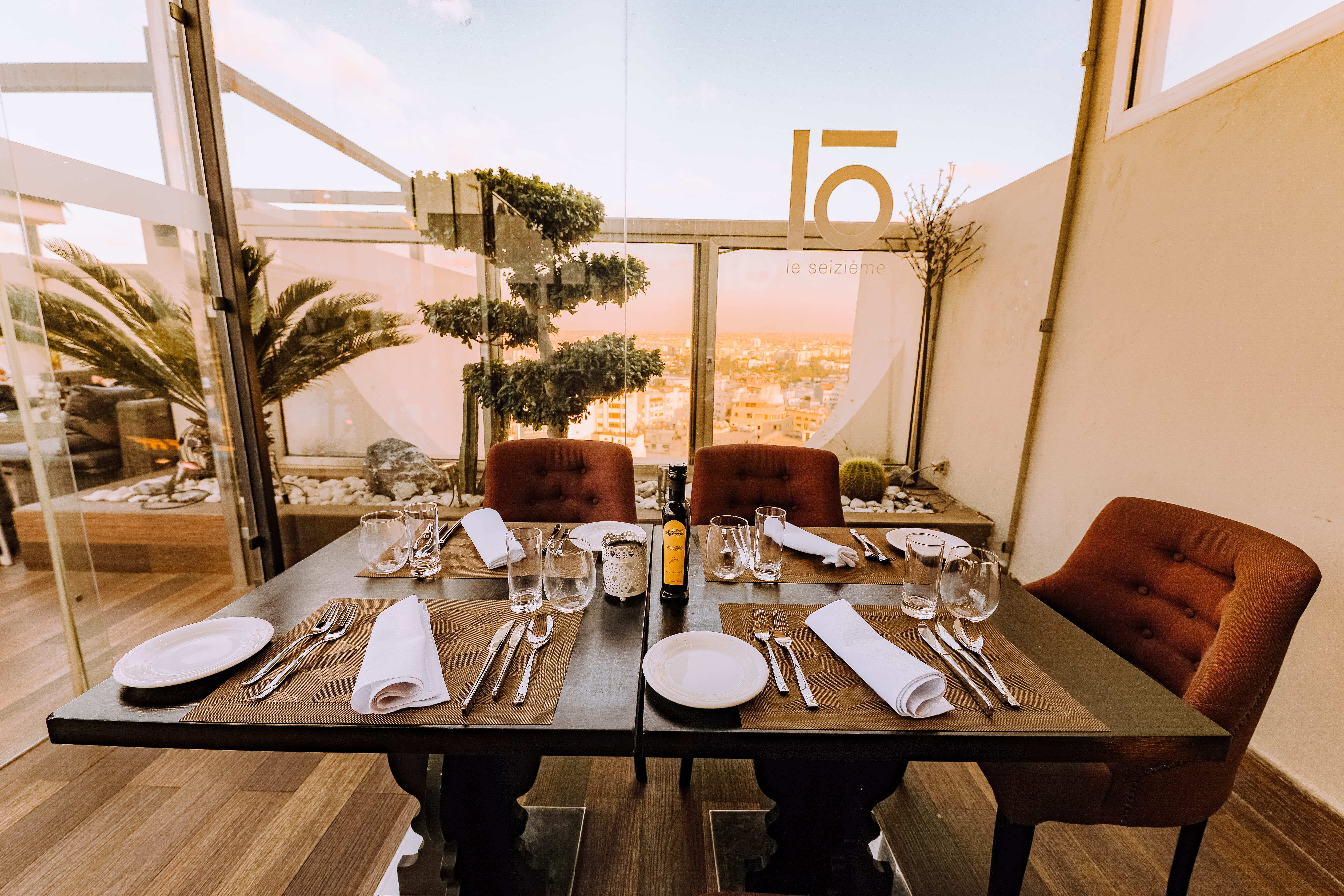 tablecloth, architecture, place setting, 5K, window, interior design, dining, brown, food and drink, tableware, drinking glass, business, indoors, no people, HD Wallpaper