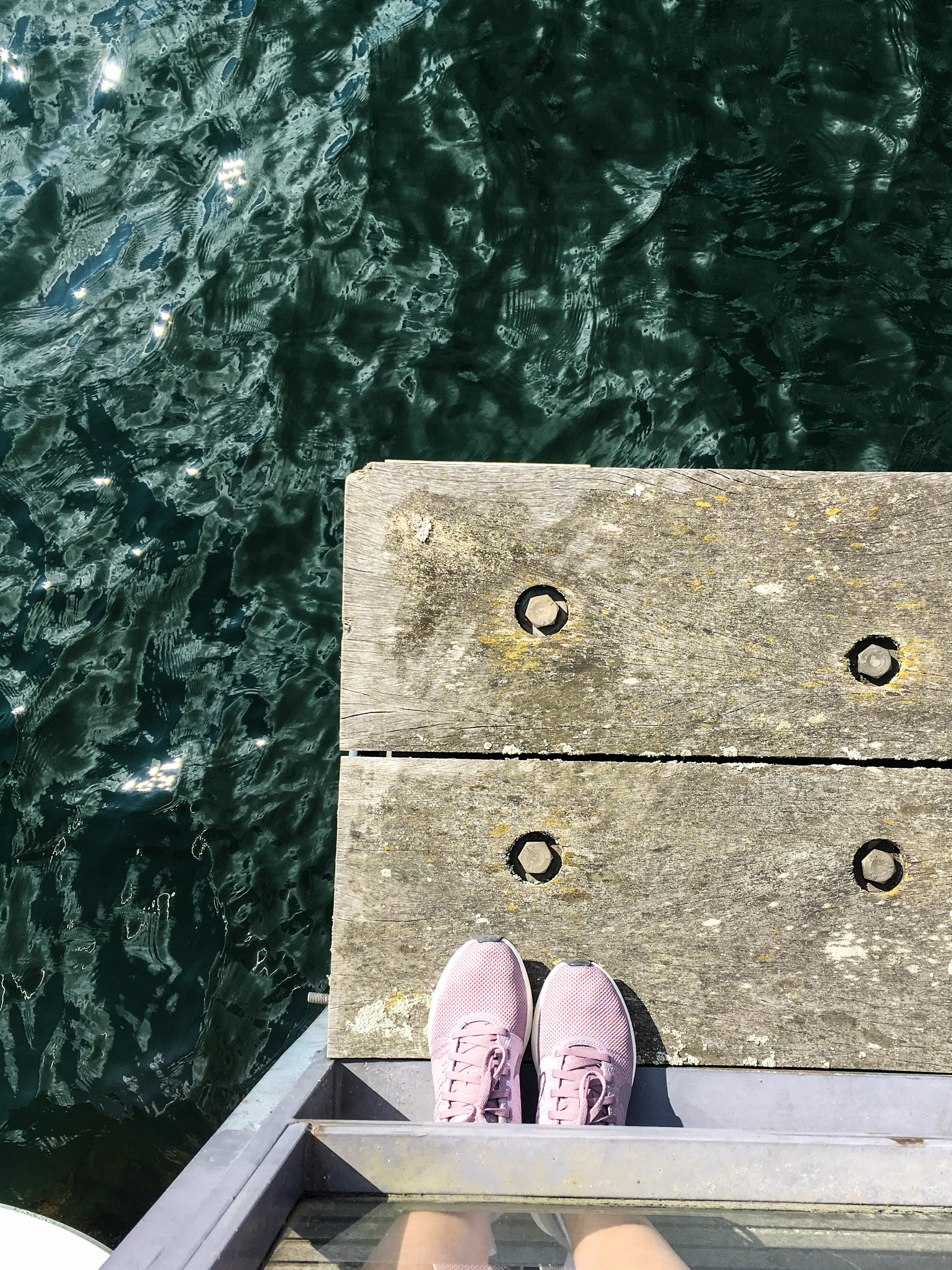 flip-flop, human, shoe, body part, clothing, high angle view, waterfront, toe, sandal, leisure activity, day, lifestyles, copenhagen, wood, personal perspective, Phone HD Wallpaper
