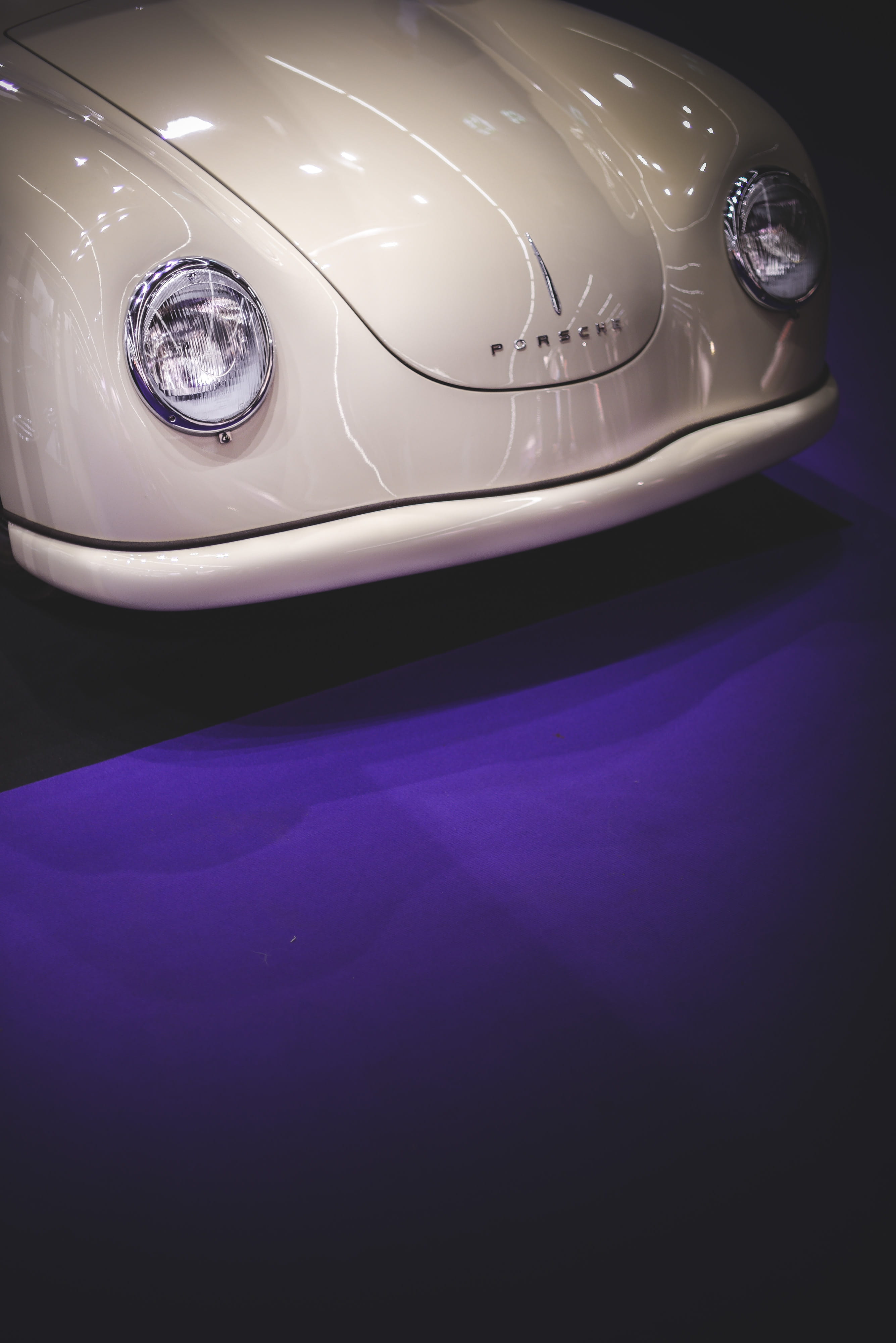 helmet, mode of transportation, retro styled, wealth, clothing, porsche, front, white, wheel, lamp, automobile, land vehicle, apparel, electric lamp, high angle view, Phone HD Wallpaper