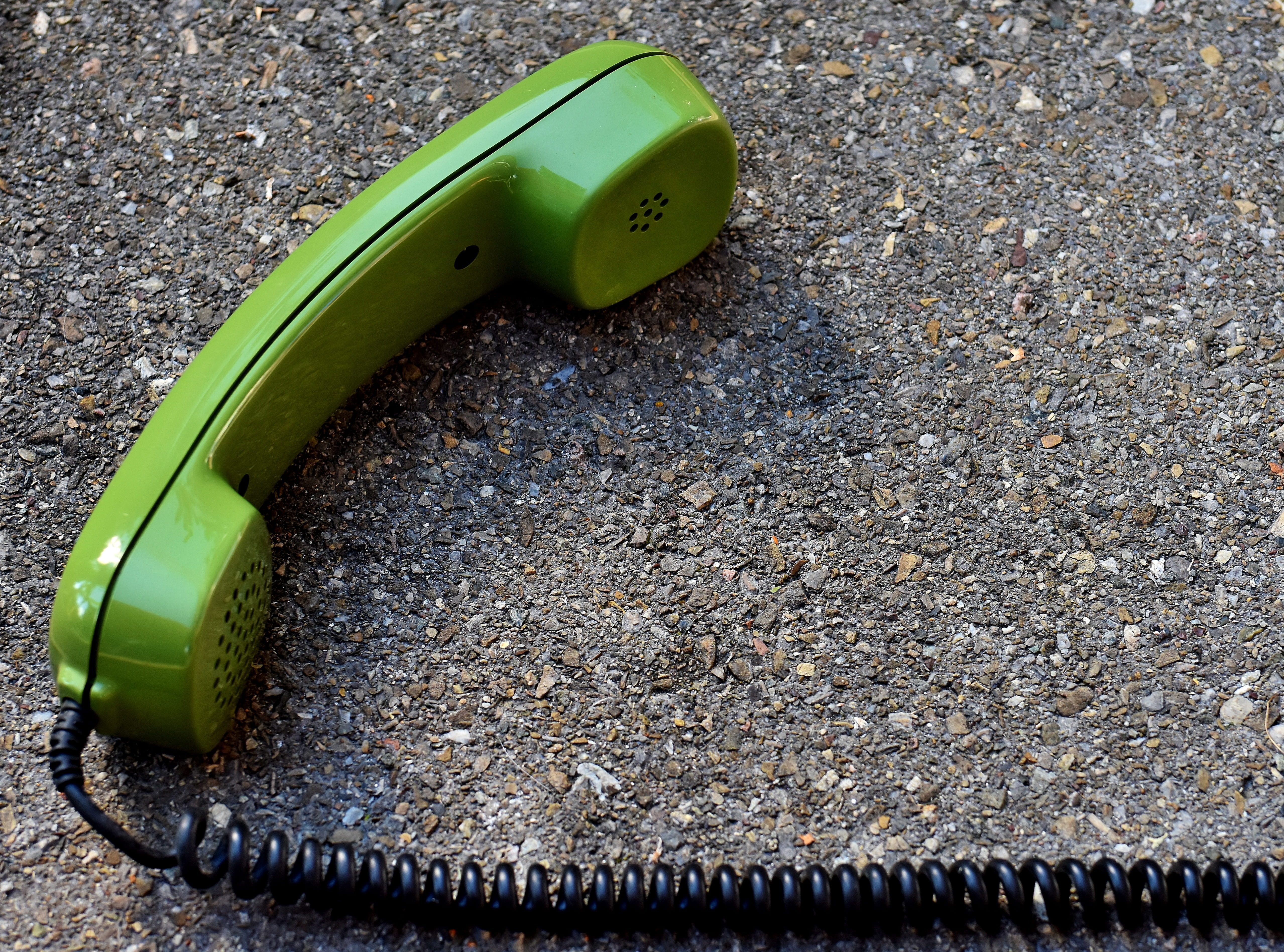 4K, no people, technology, cable, connection, plastic, equipment, music, musical instrument, still life, telephone, brown, sand, phone, land, eighties, HD Wallpaper