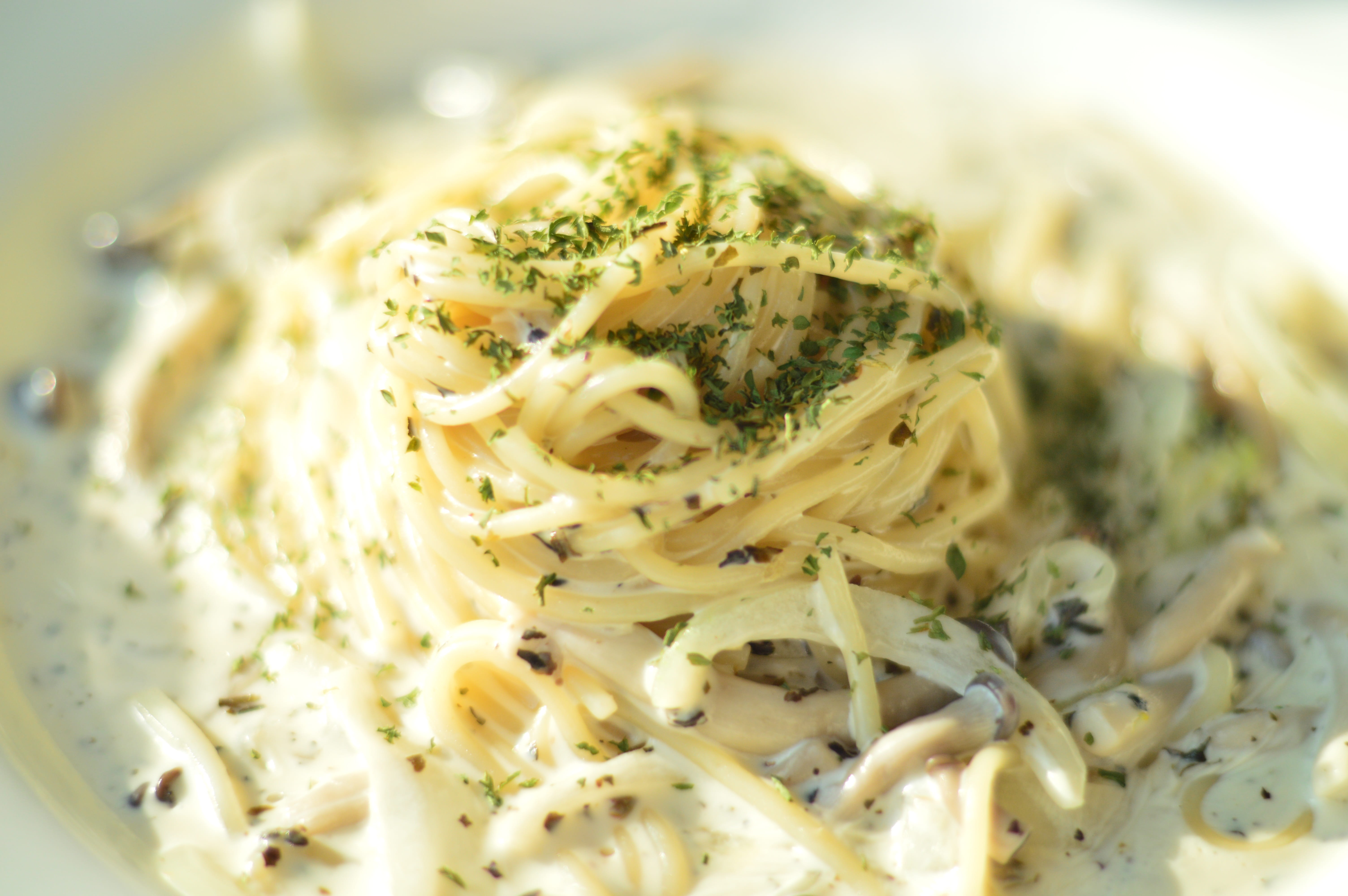 charles le beau country, temptation, vegetarian food, italy, cheese, pasta, sunshine, indulgence, garnish, herb, spaghetti, healthy eating, dinner, plate, HD Wallpaper