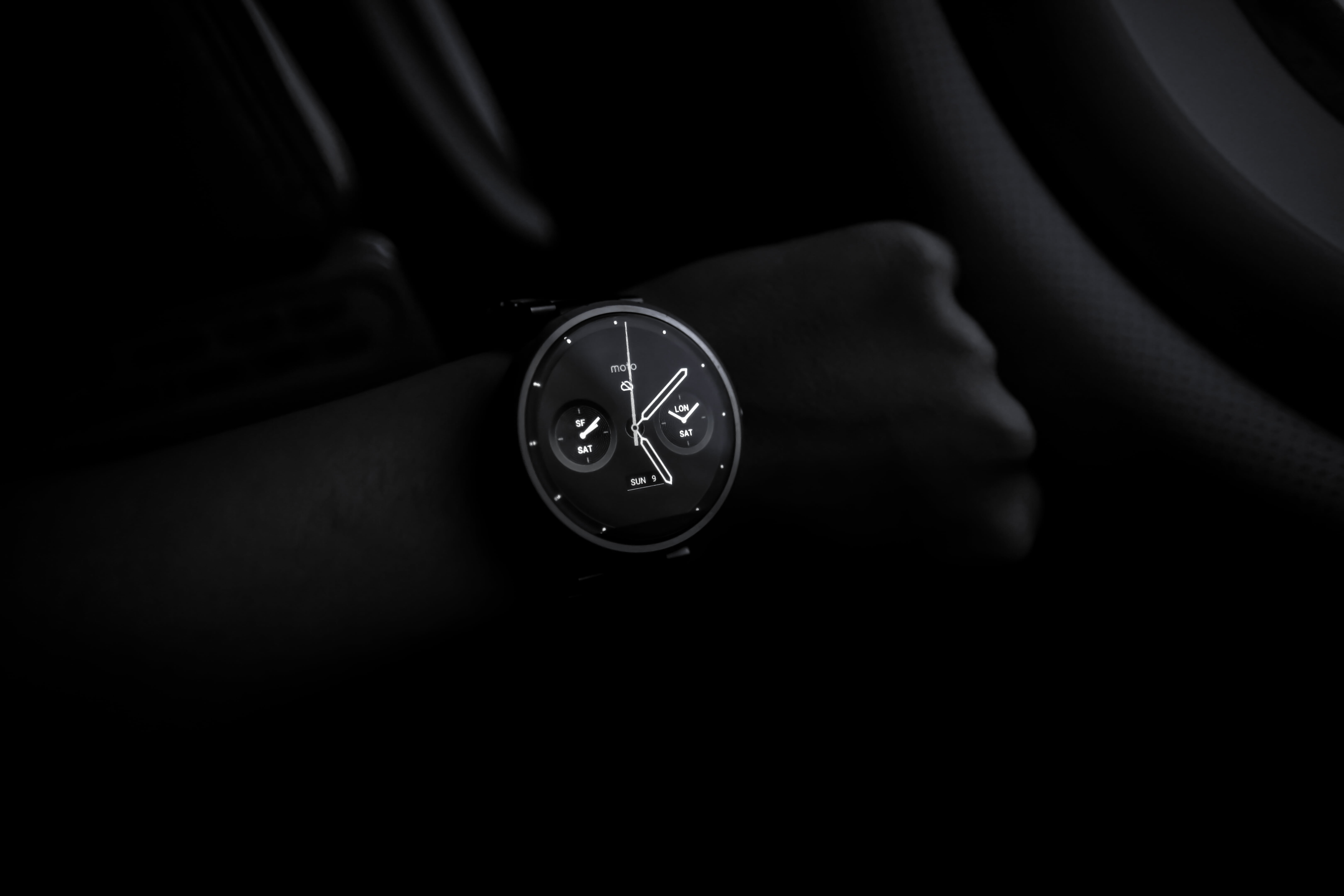 car, time, one person, hand, human hand, human body part, black-and-white, car interior, body part, motorola, dark, black background, clock, close-up, alarm clock, HD Wallpaper