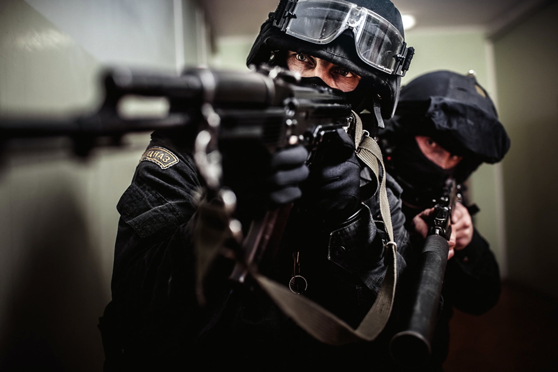 machine gun, conflict, military uniform, terrorism, helmet, police Force, special Forces, military, people, holding, bulletproof Vest, As Val, security, HD Wallpaper