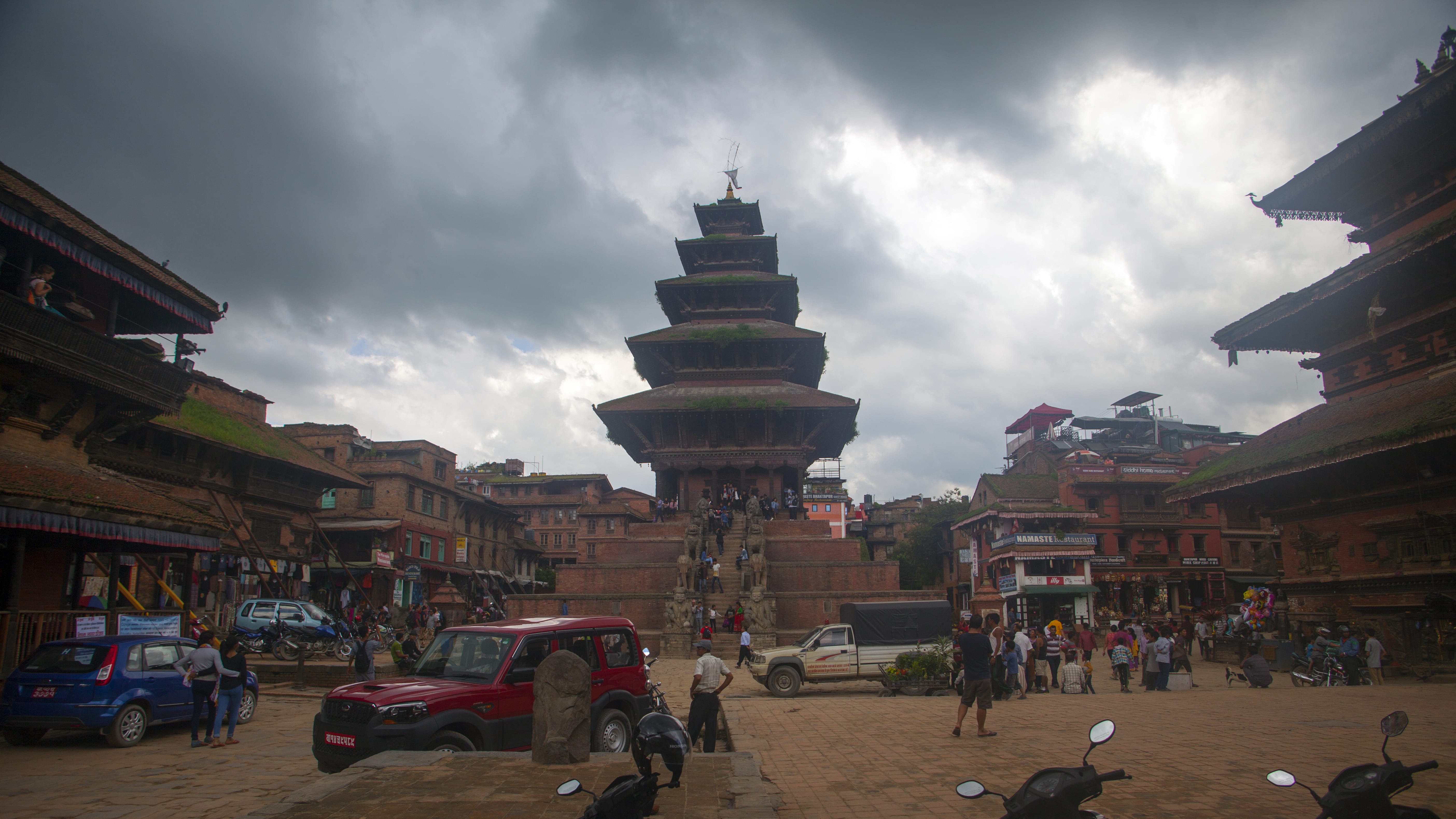 real people, group of people, large group of people, architecture, sky, nature, crowd, bhaktapur durbar square, bhaktapur, building, transportation, motor vehicle, HD Wallpaper