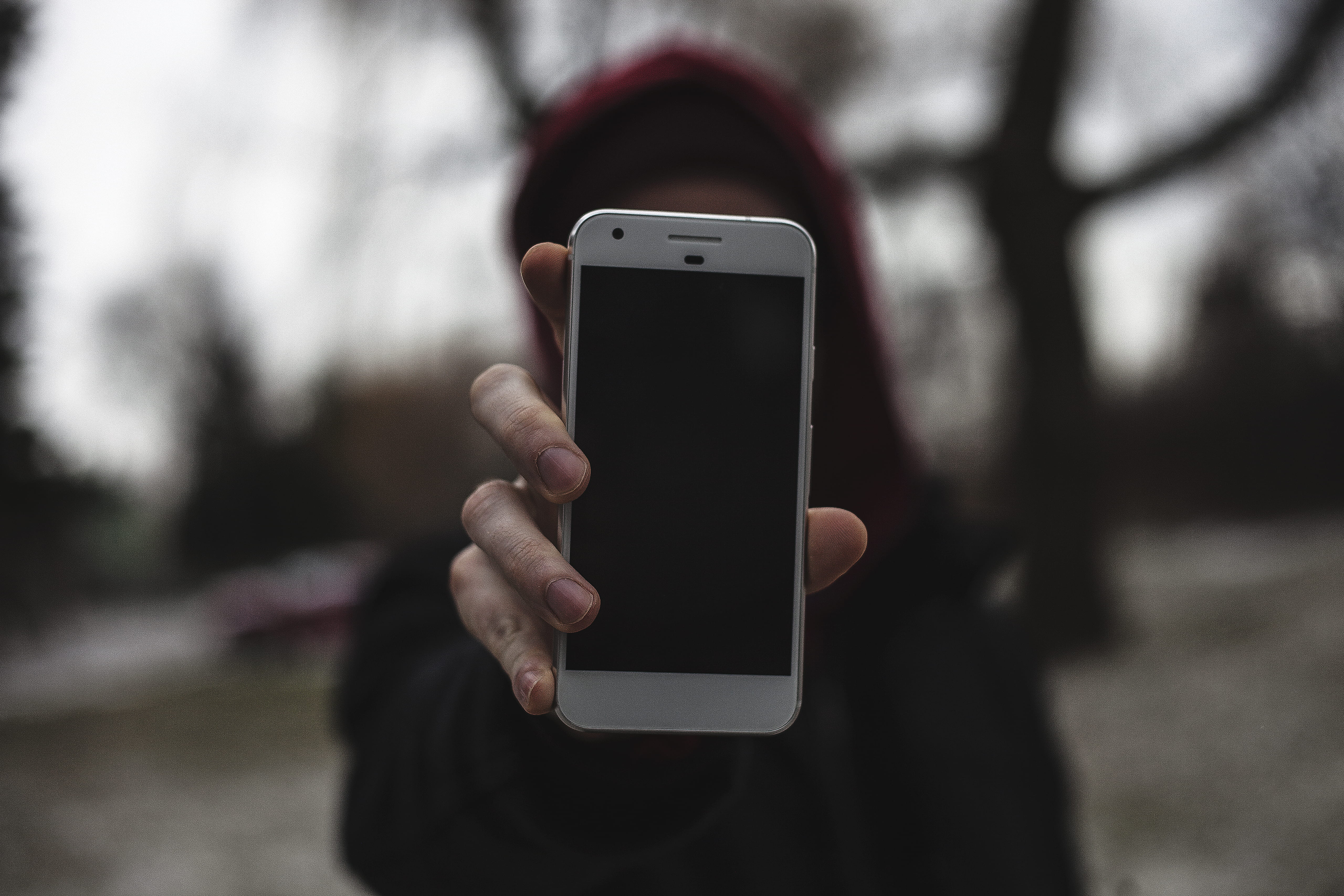 focus on foreground, human body part, electronic, telephone, 5K, internet, nature, close, wireless Technology, lens, shift, holding, phone, touch Screen, HD Wallpaper