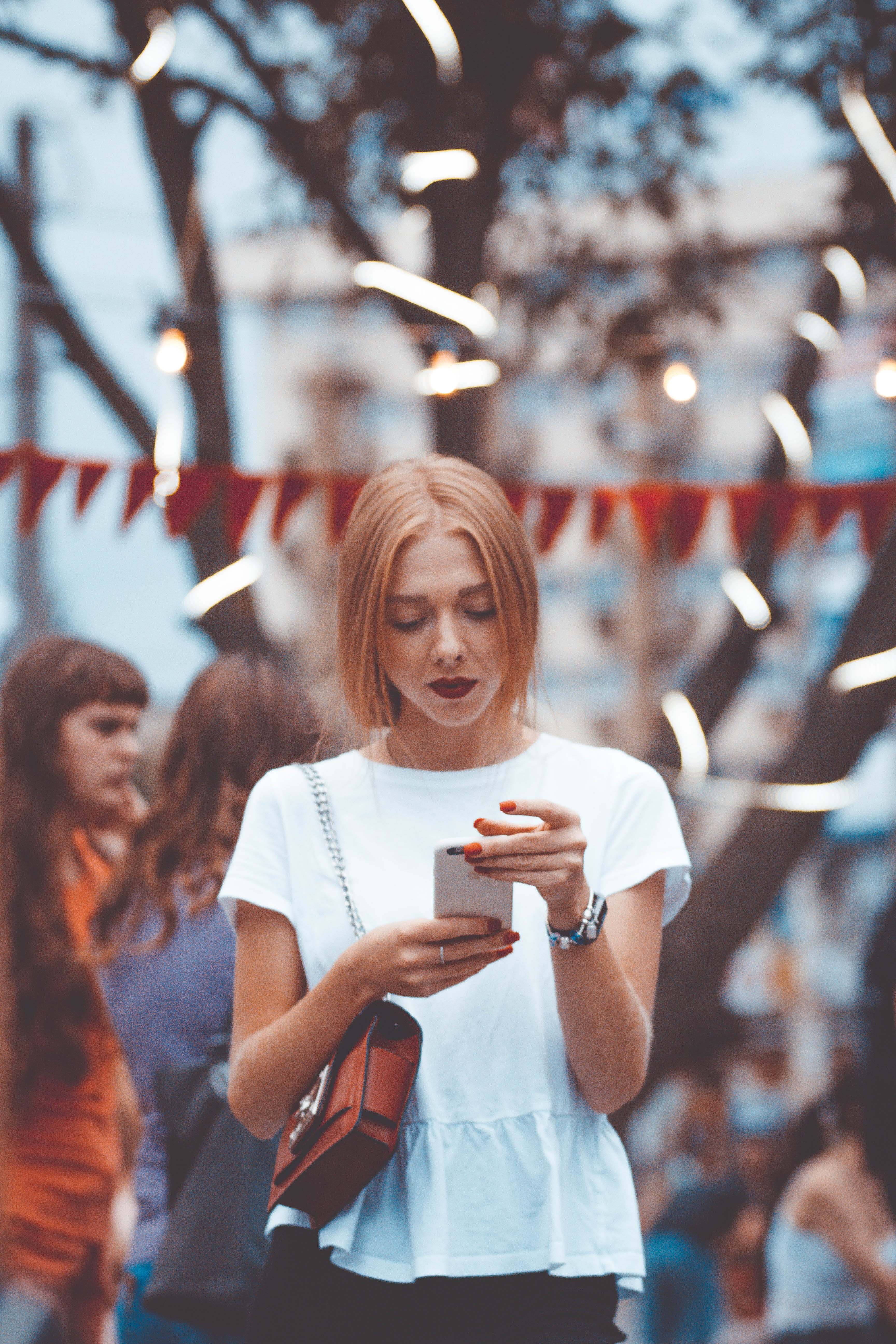 lights, bokeh, attractive, wireless technology, wear, technology, outdoors, focus, lady, waist up, hairstyle, leisure activity, portable information device, Phone HD Wallpaper