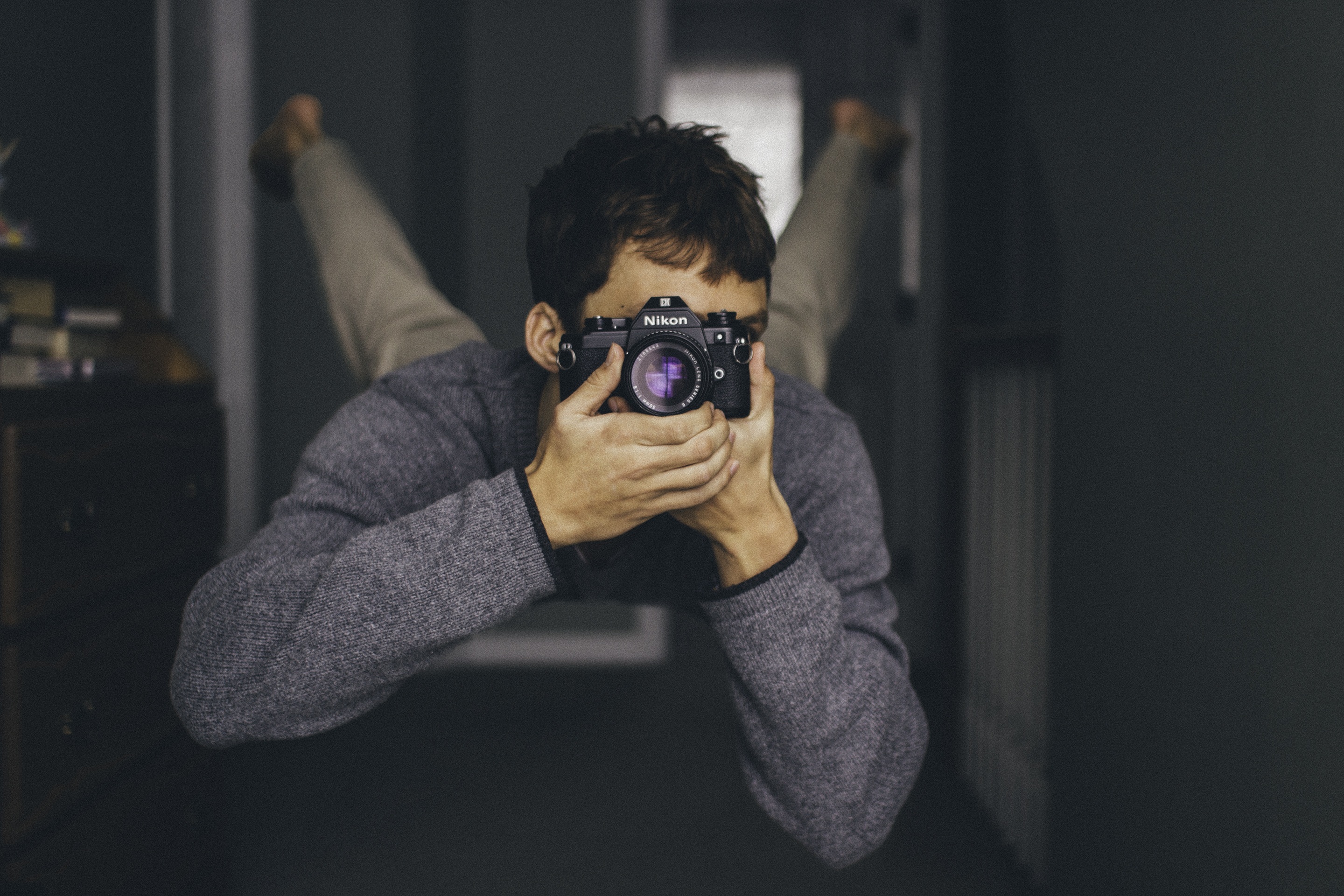 holding, snap, attractive, happiness, camera - Photographic Equipment, lifestyles, 2K, standing, digital camera, style, scarf, love, photography Themes, HD Wallpaper