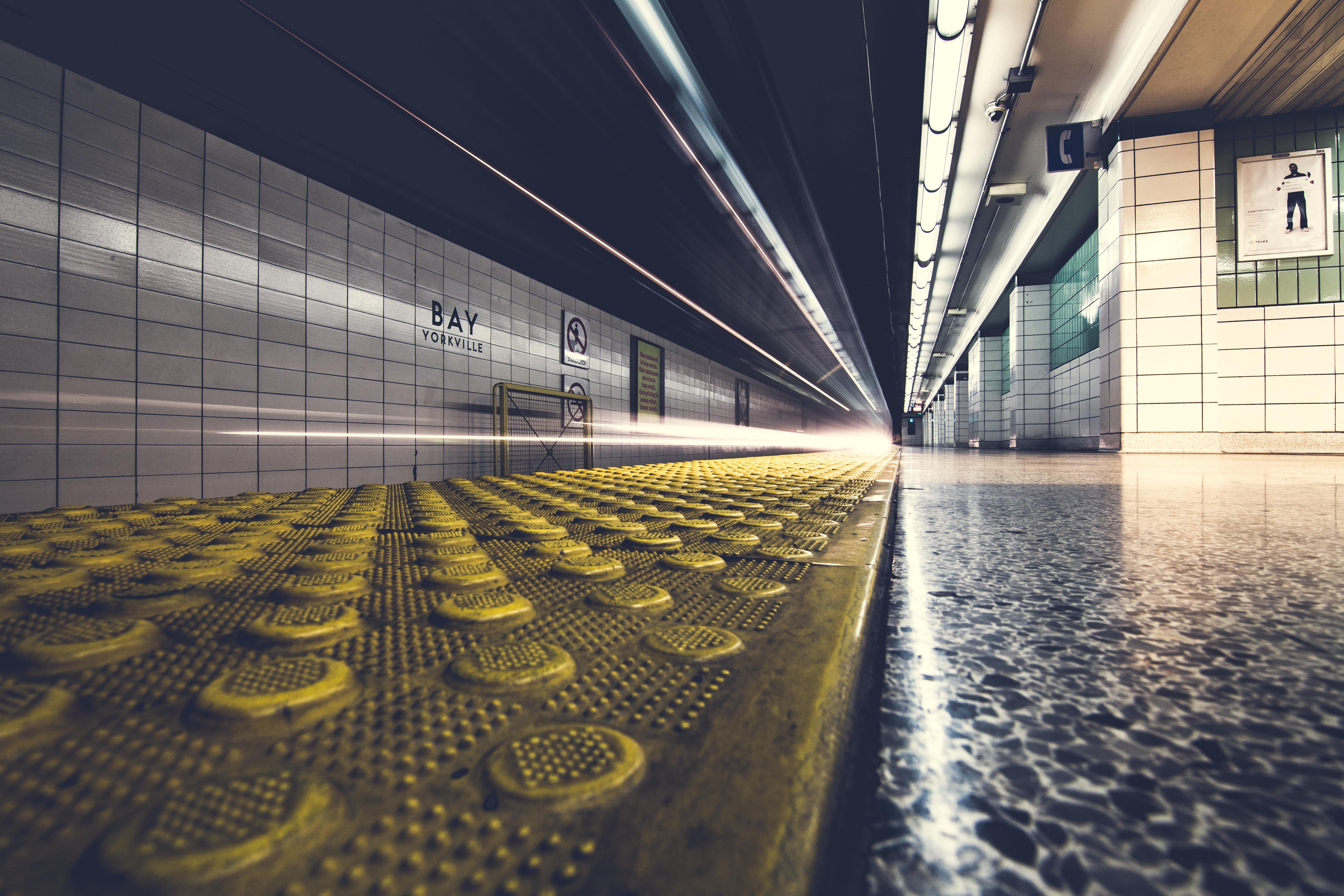vanishing point, metro, direction, urban, lighting equipment, structure, ground, illuminated, inside, flooring, texture, no people, empty, modern, airport, HD Wallpaper
