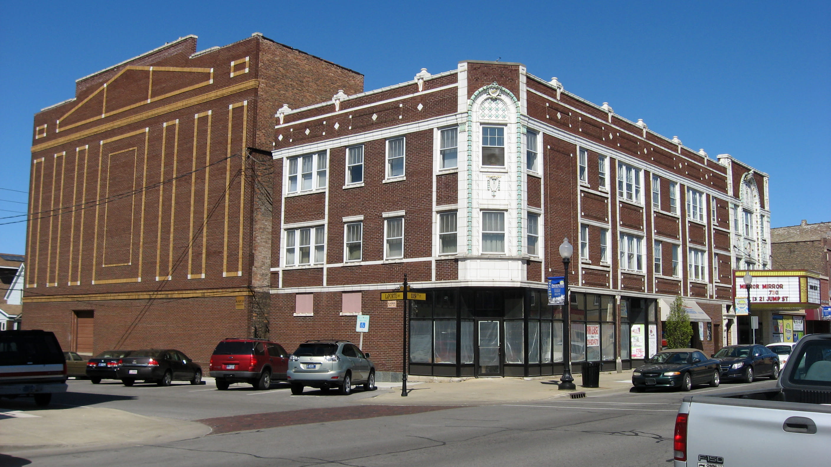 day, building, whiting, uSA, Hoosier Theater Building, mode of transportation, architecture, no people, apartment, cars, transportation, land vehicle, residential district, HD Wallpaper